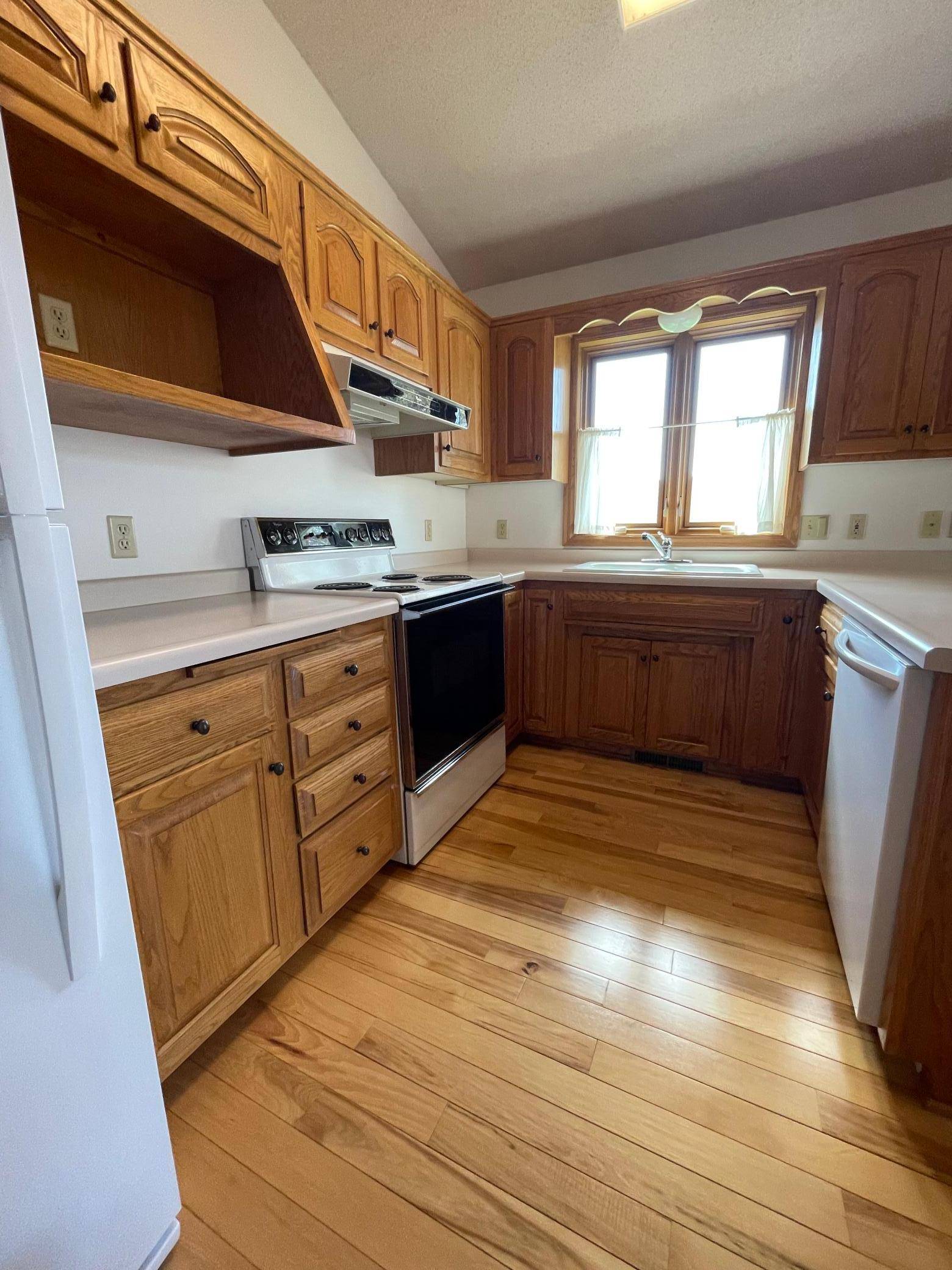 Grand Meadow, MN 55936,405 1st AVE SE