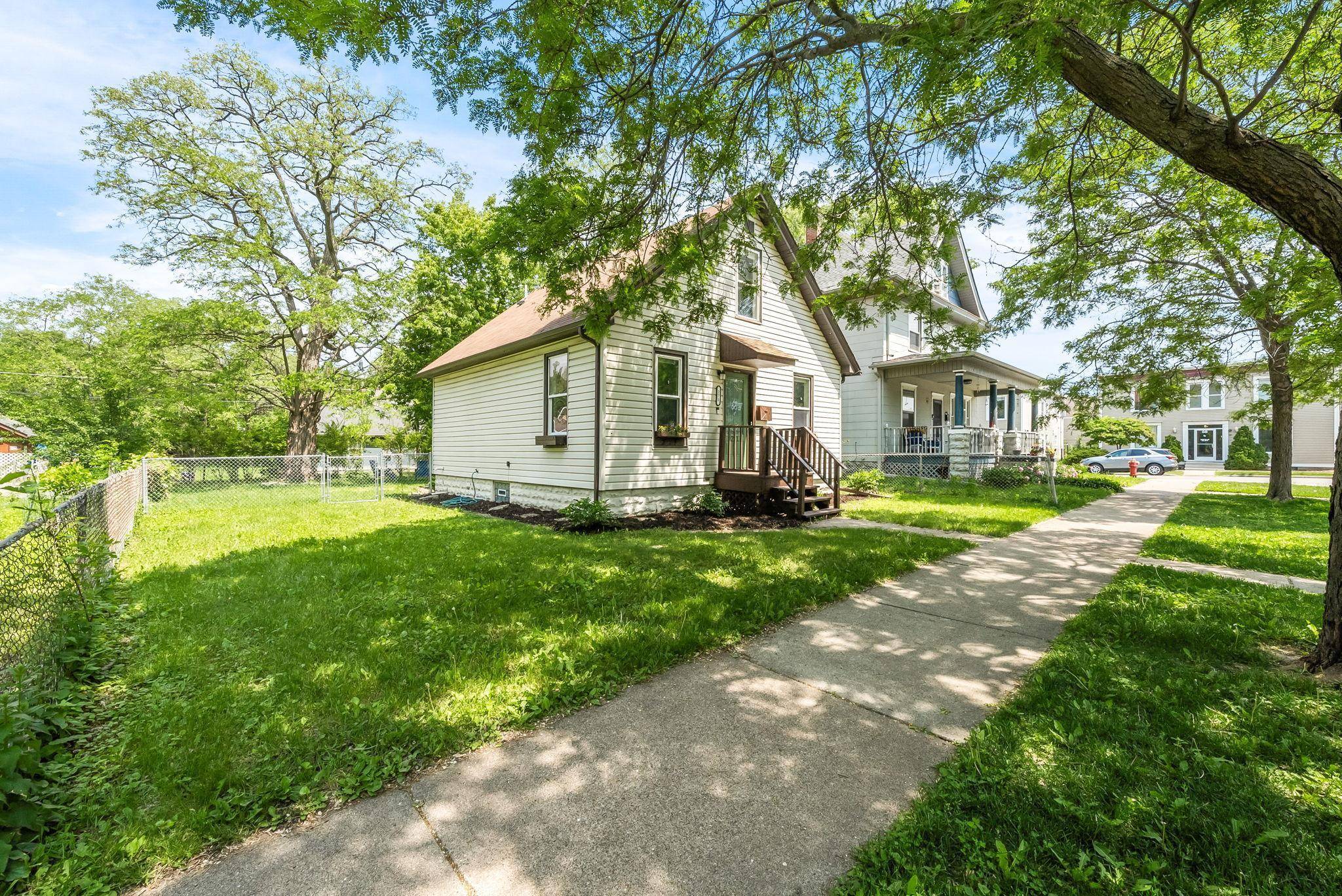 Saint Paul, MN 55102,271 Harrison AVE