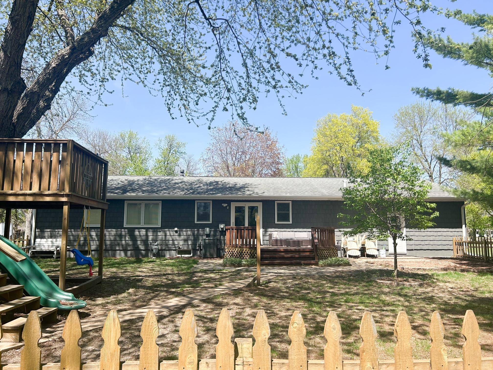 Heron Lake, MN 56137,912 4th AVE