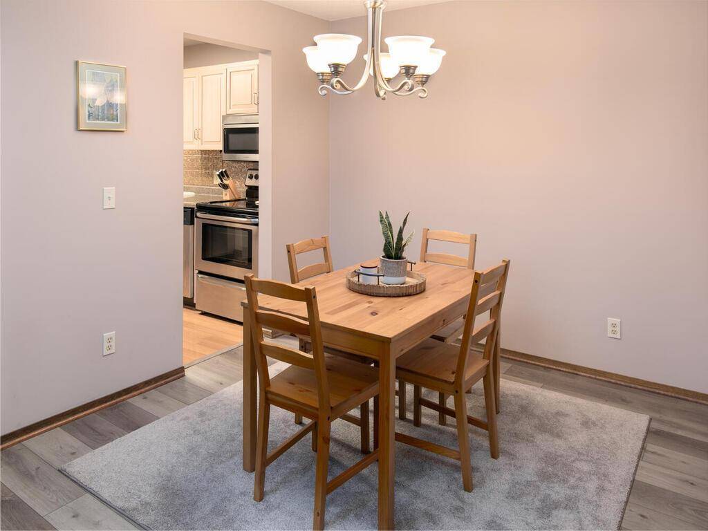 Edina, MN 55435,4120 Parklawn AVE #236