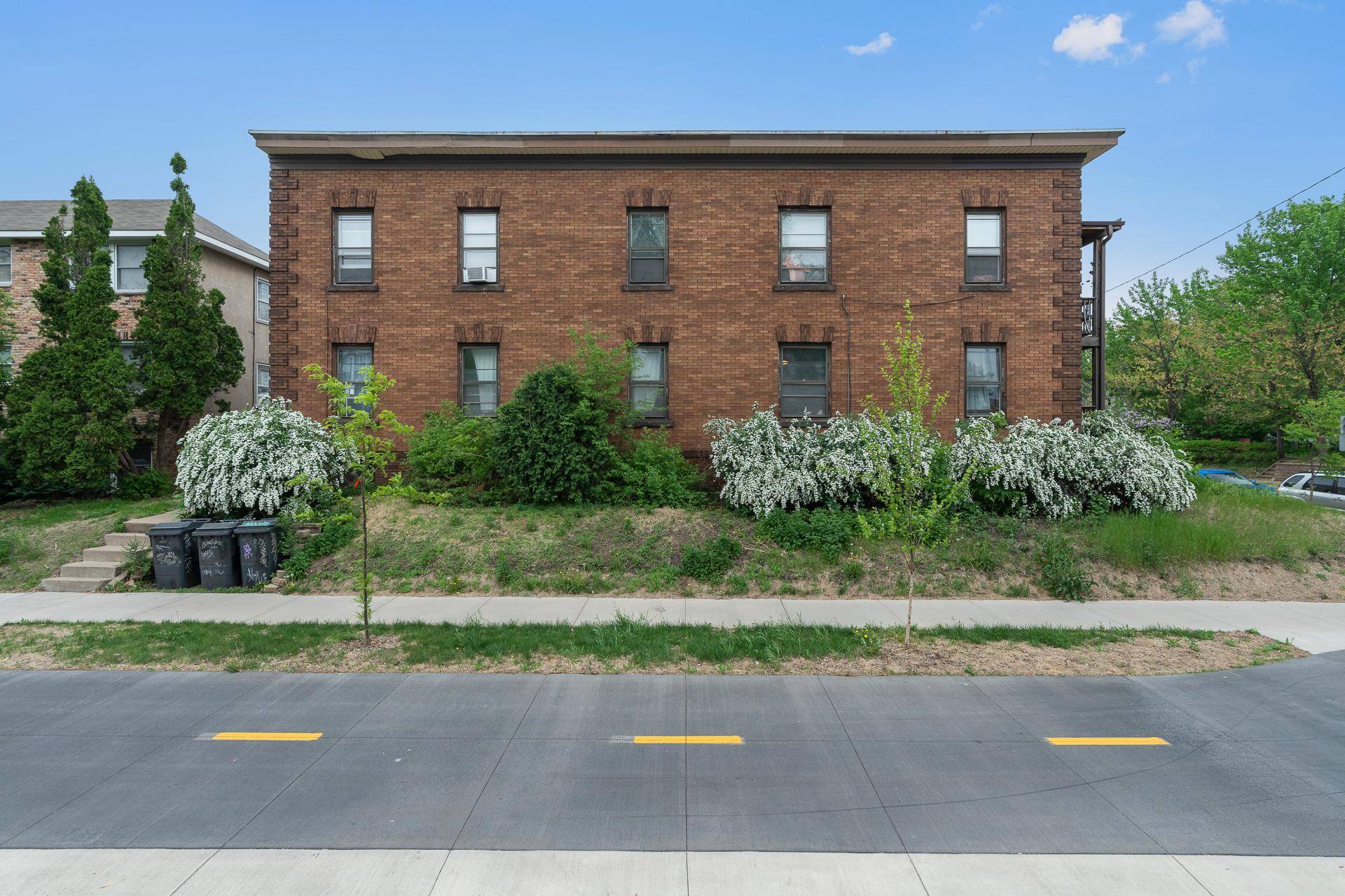 Minneapolis, MN 55408,822 W 35th ST
