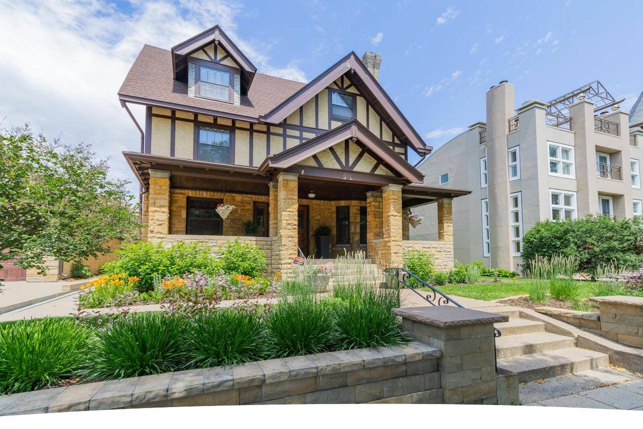 Saint Paul, MN 55102,611 Summit AVE