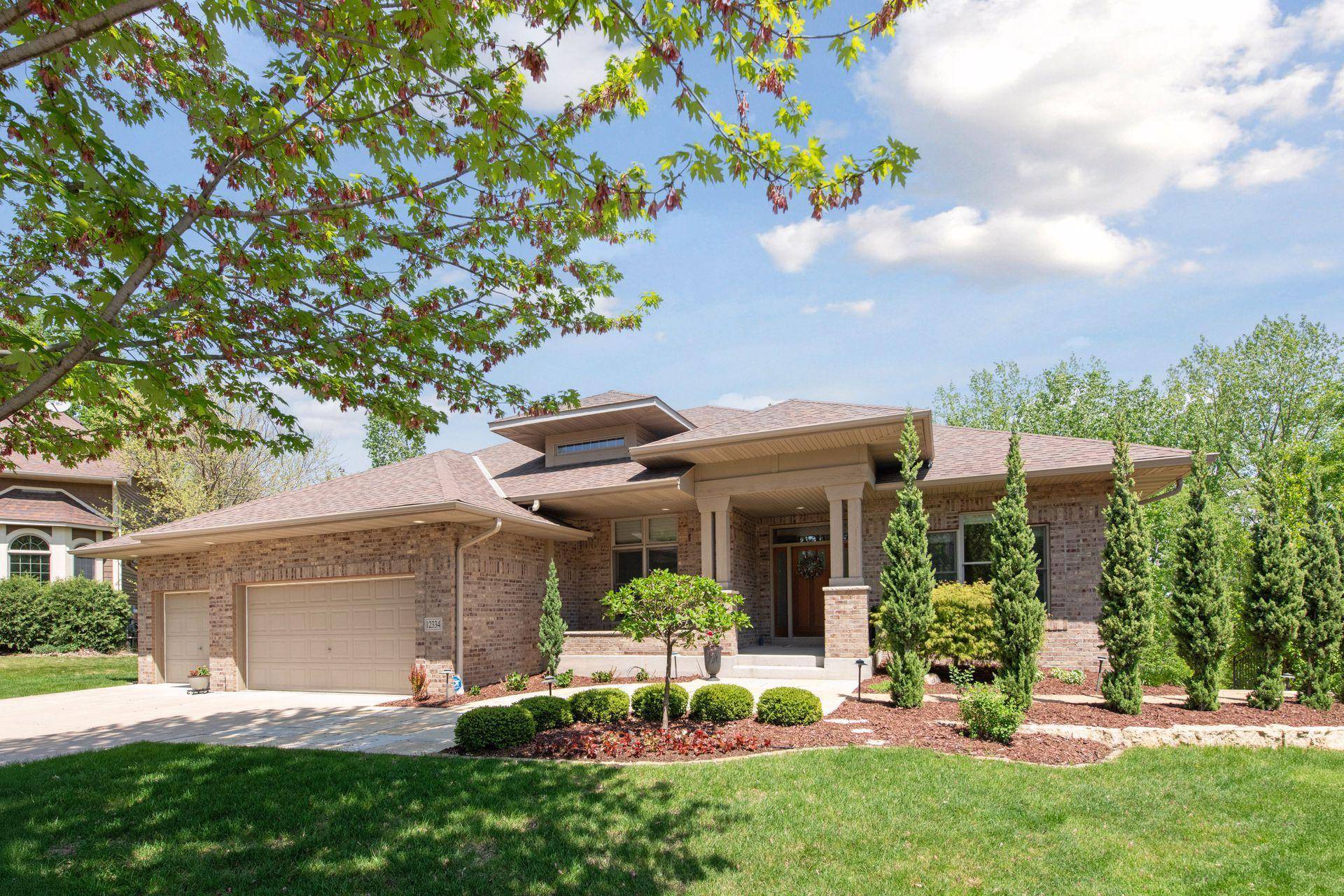 Eden Prairie, MN 55347,12334 Harvard AVE
