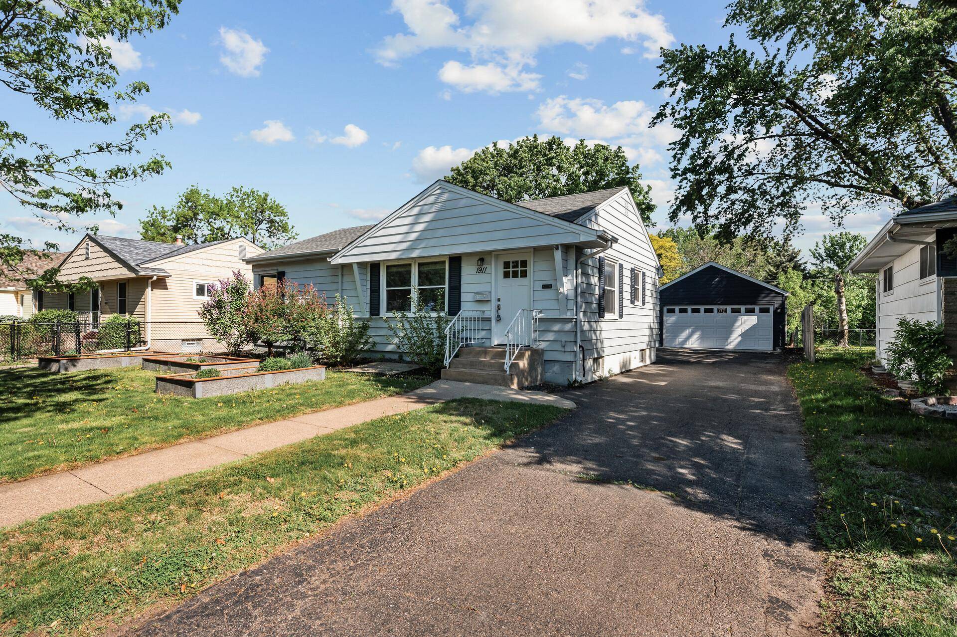 Saint Paul, MN 55116,1911 Worcester AVE