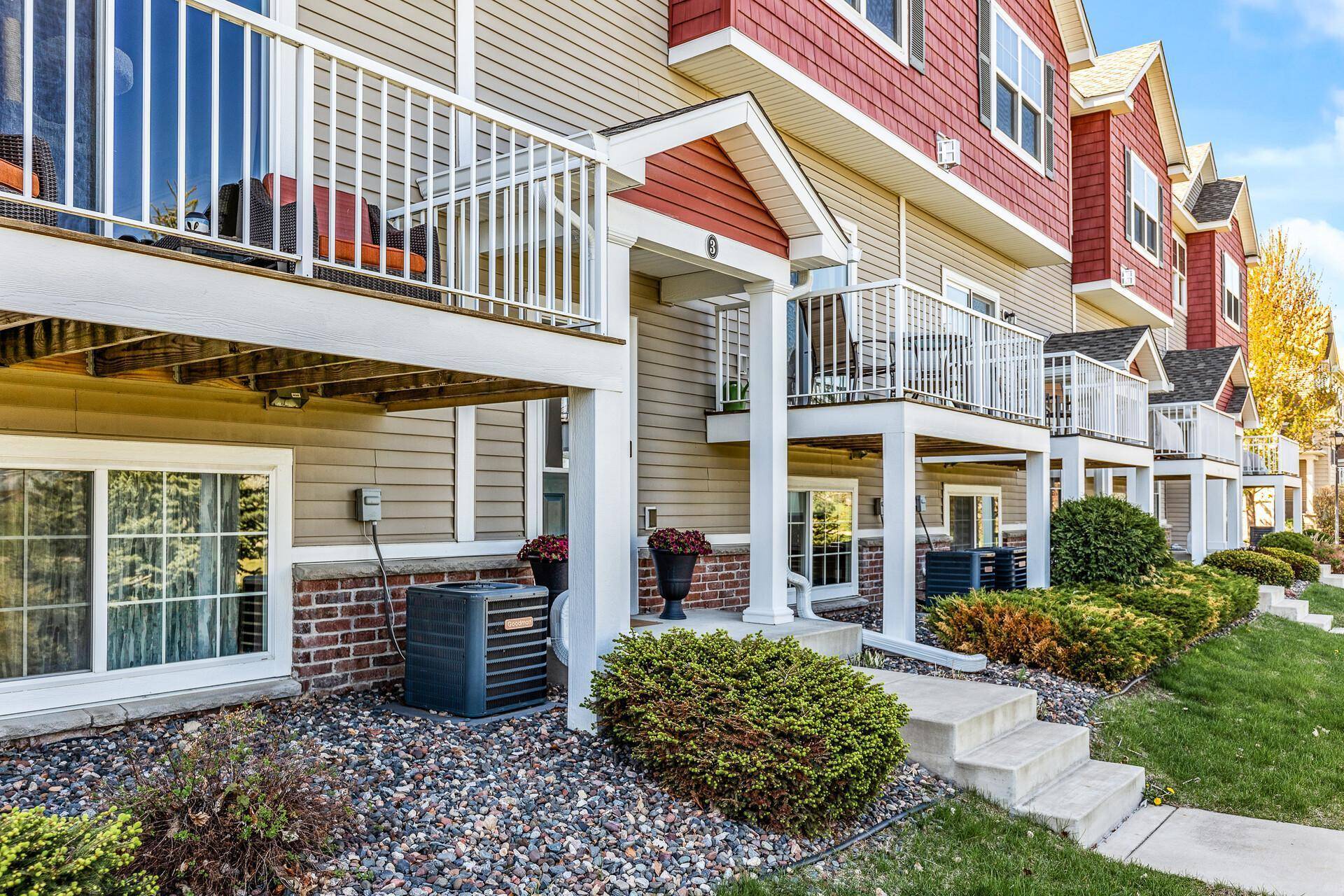 Chanhassen, MN 55317,1806 Colonial LN #3