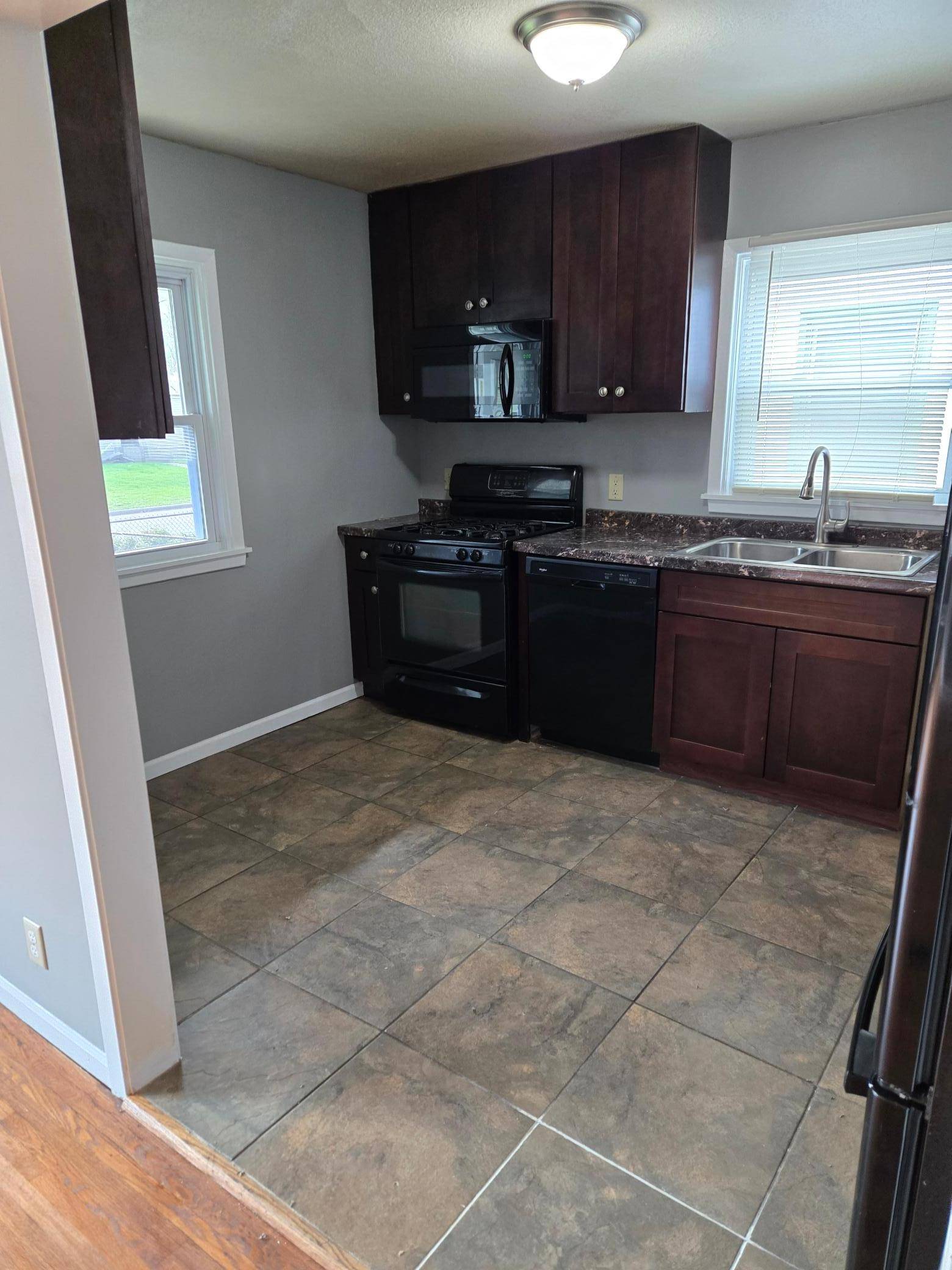 Robbinsdale, MN 55422,2671 Meridian DR