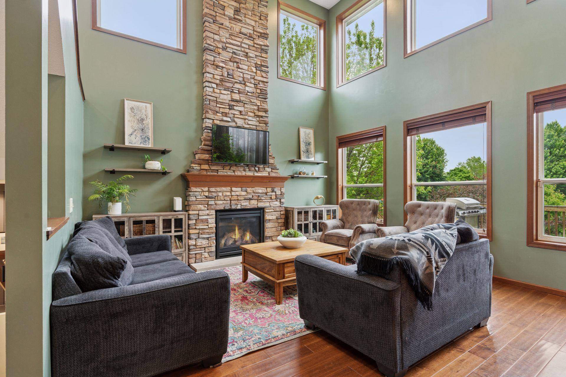 Woodbury, MN 55129,11200 Walnut LN