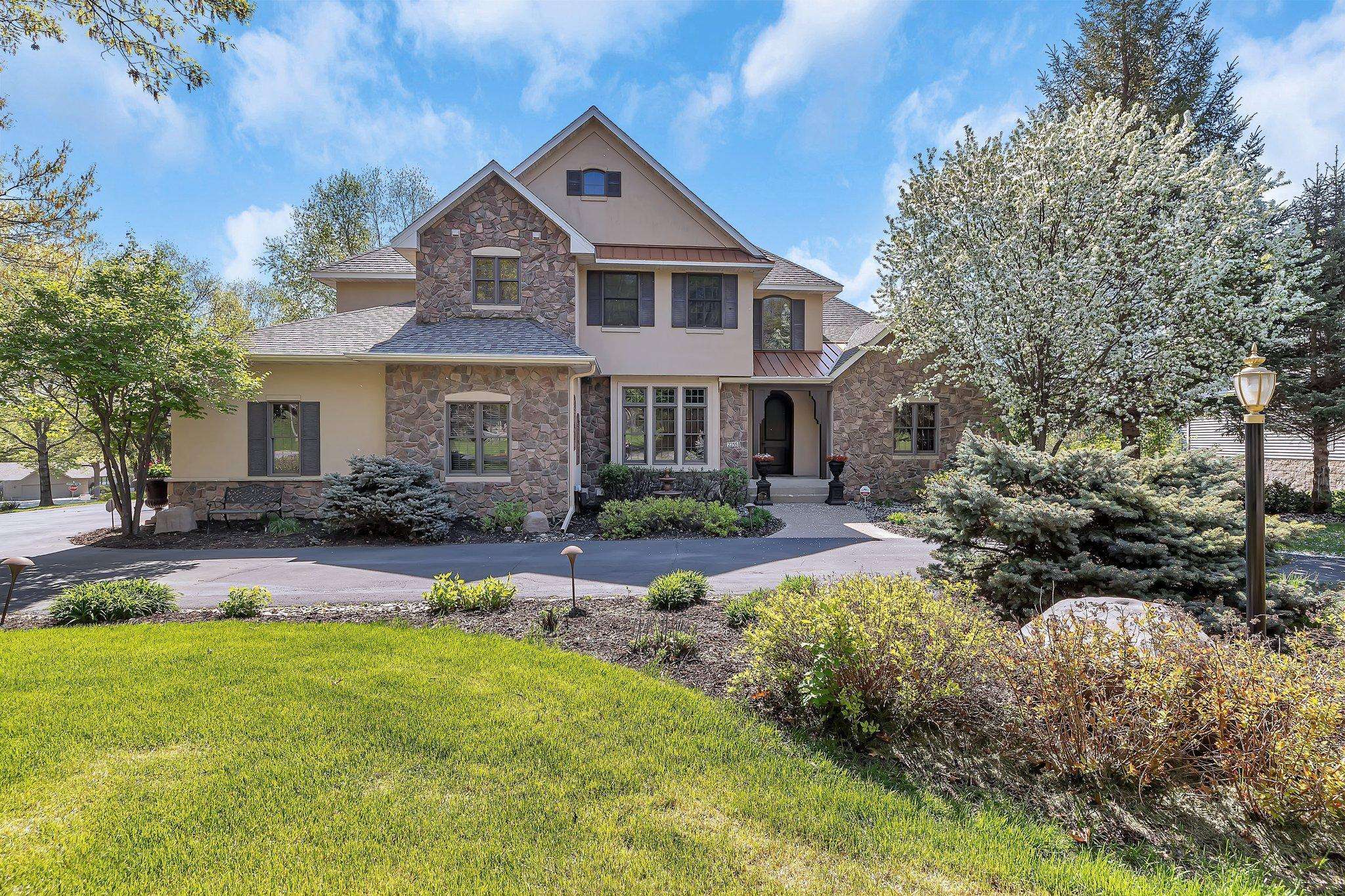 Saint Cloud, MN 56301,2255 Chelmsford LN