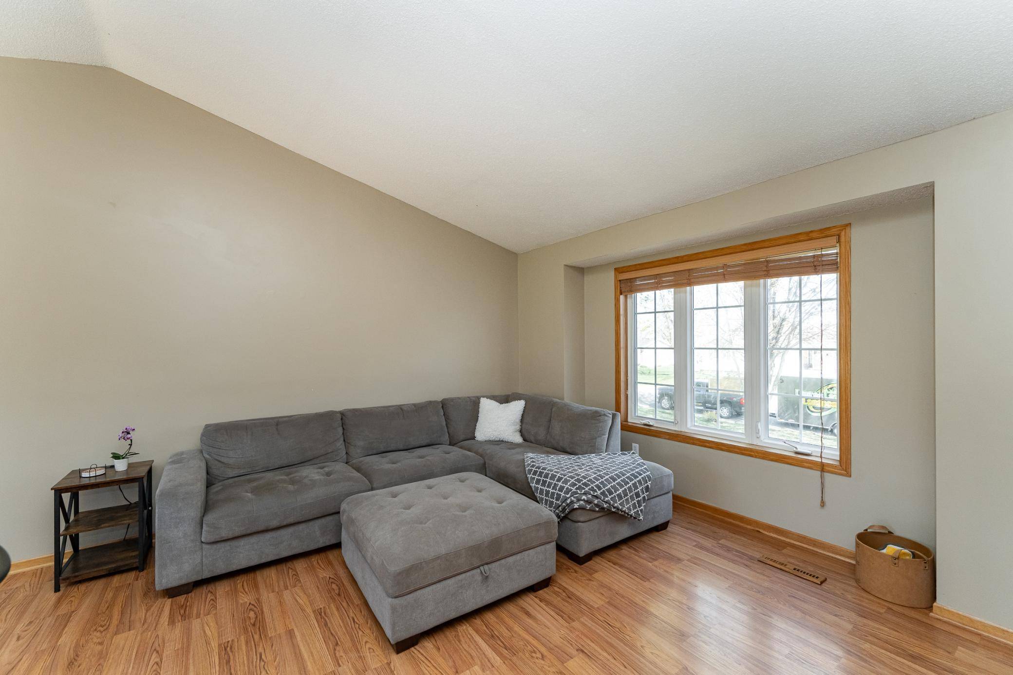 Kasson, MN 55944,806 8th ST NW
