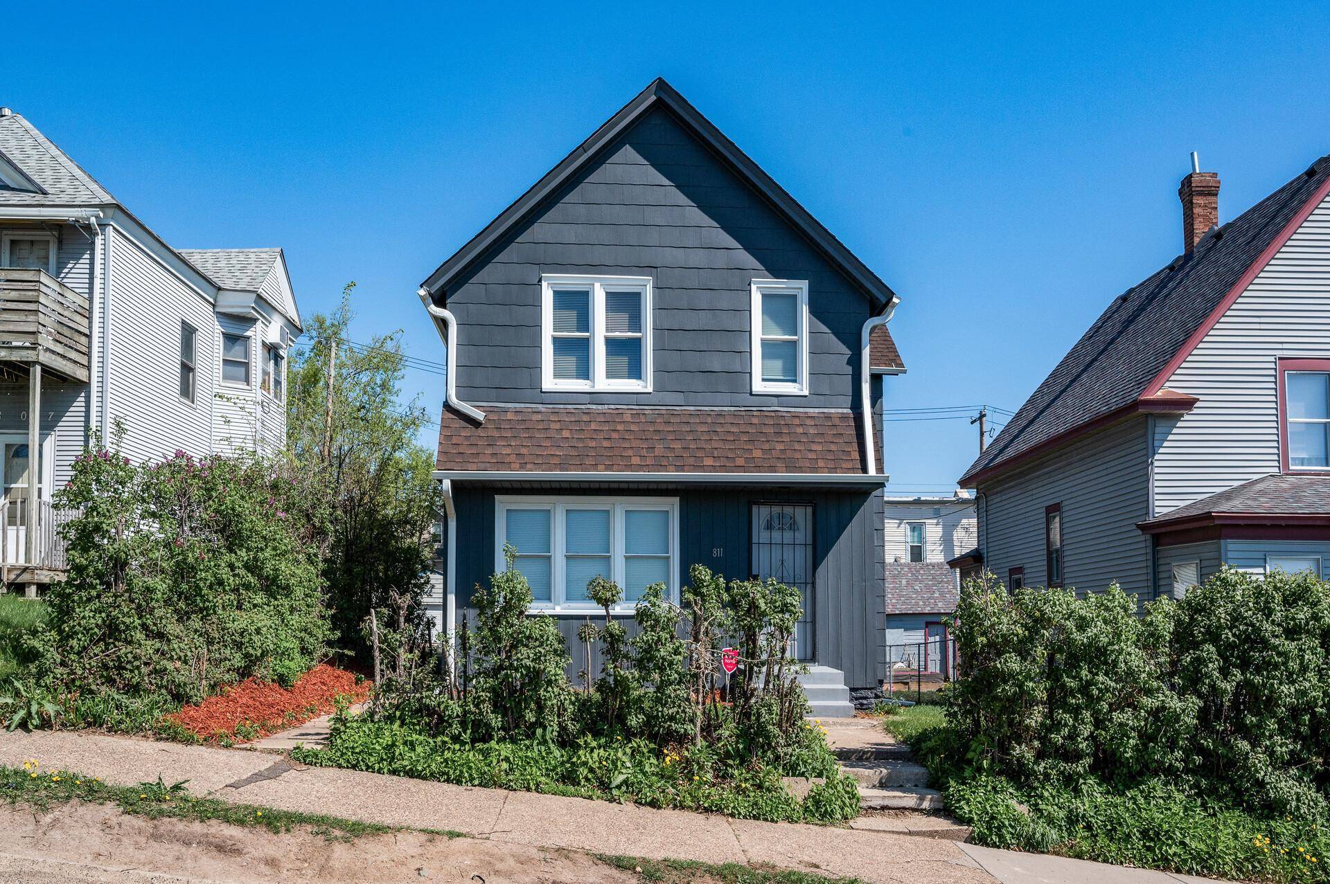 Saint Paul, MN 55106,811 York AVE