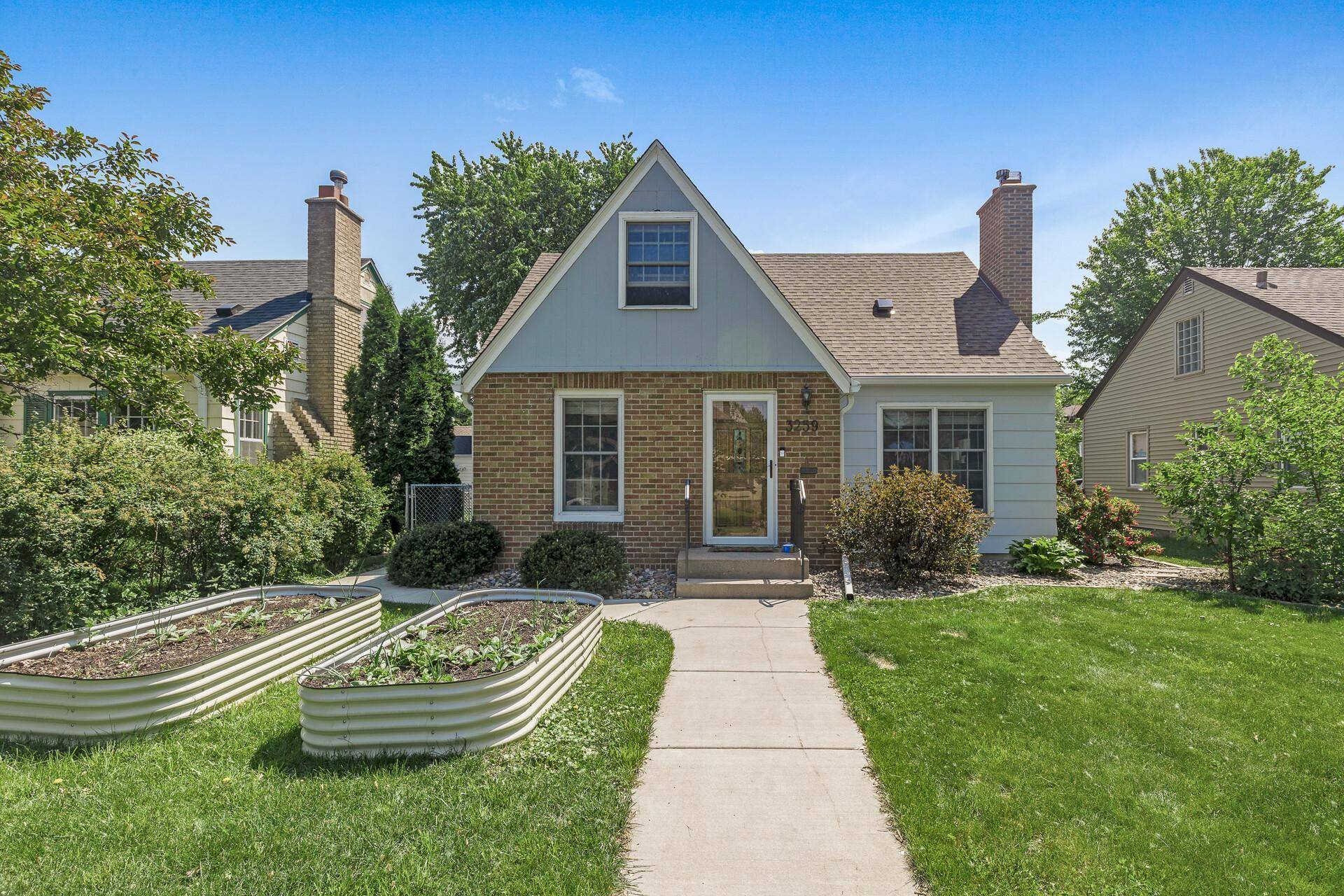 Saint Louis Park, MN 55416,3259 Zarthan AVE S
