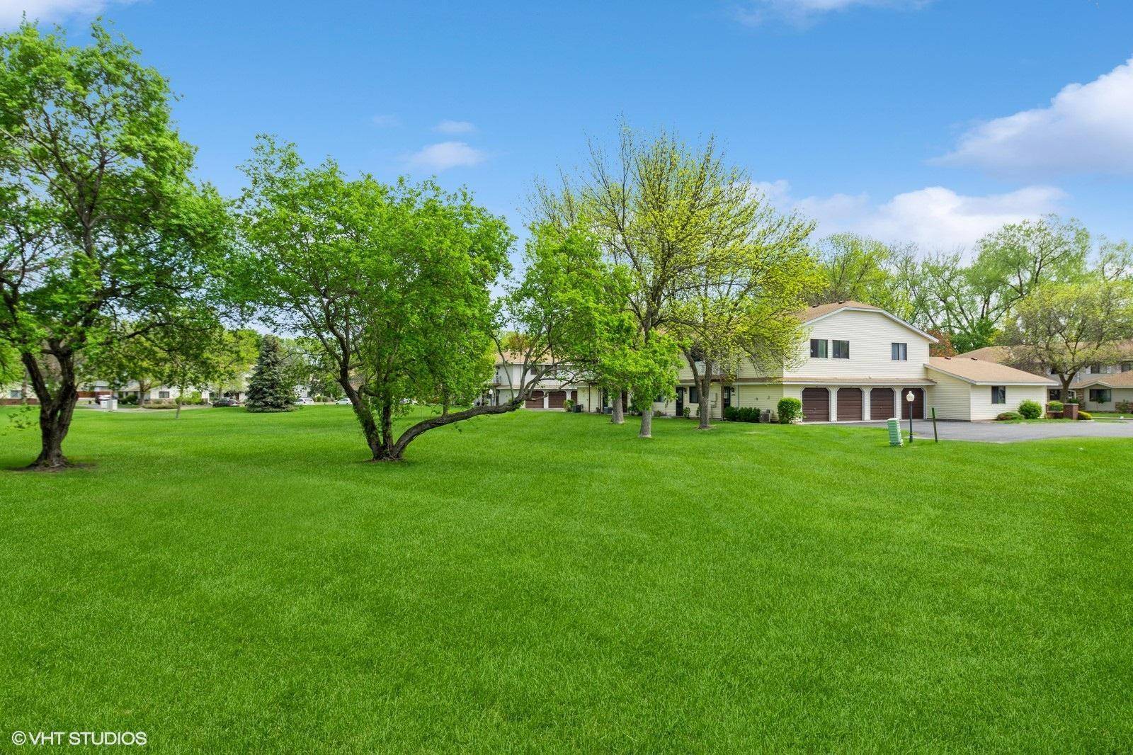 Brooklyn Park, MN 55444,2622 Brookdale LN N