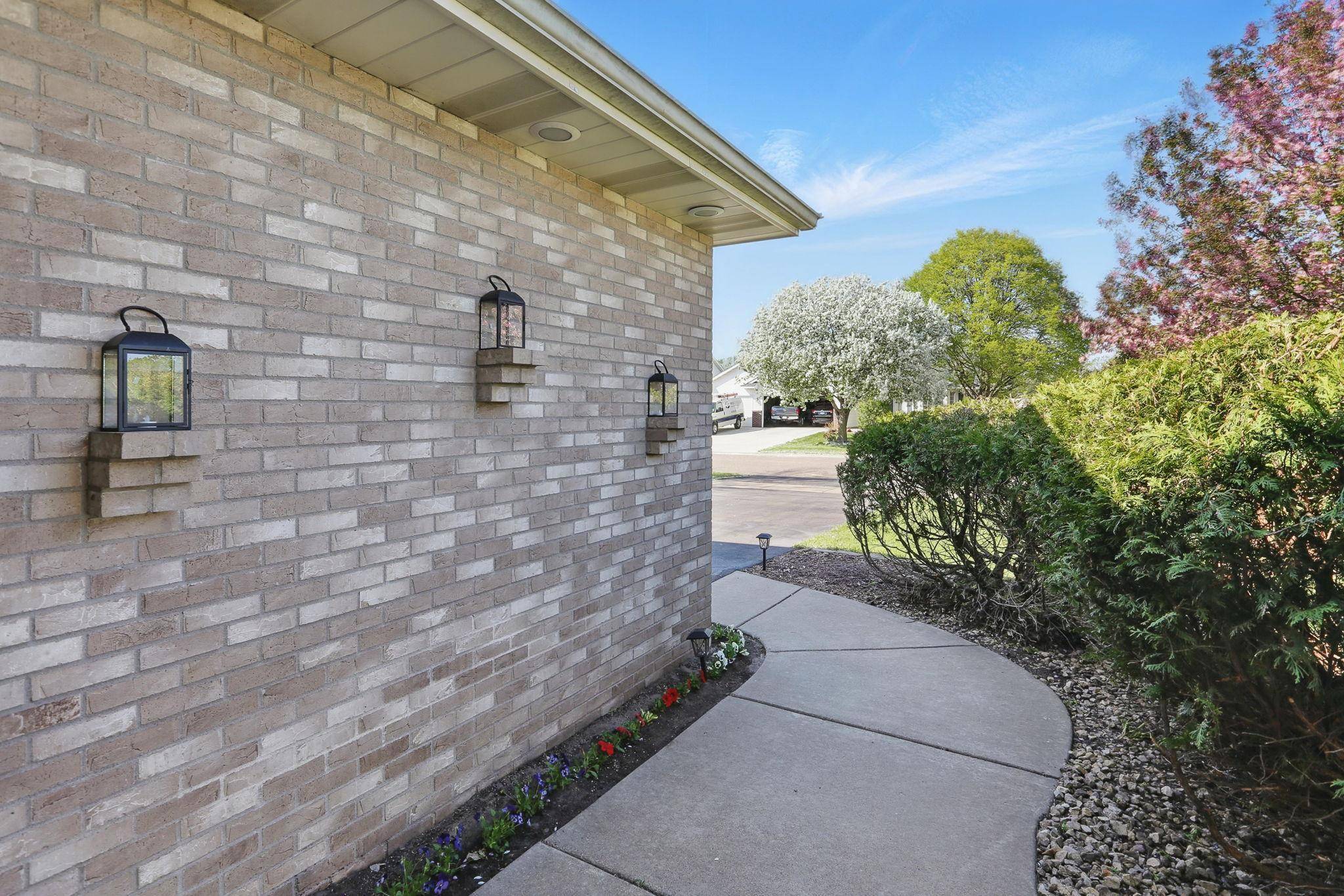 Brooklyn Park, MN 55445,6609 91st TRL N