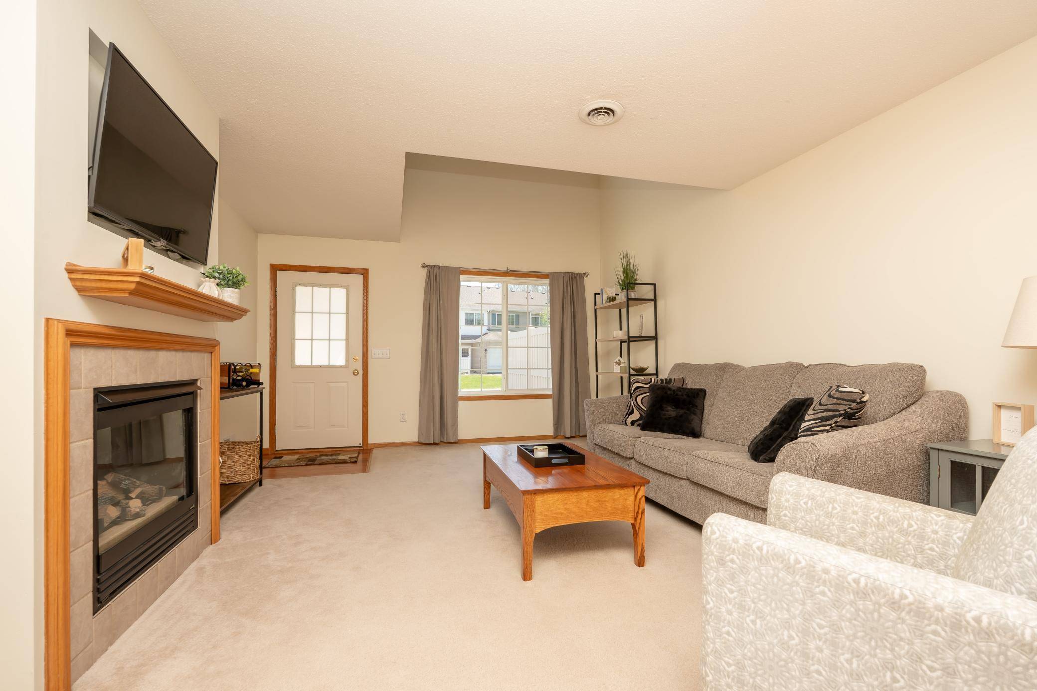 Maple Grove, MN 55311,9277 Inland LN N