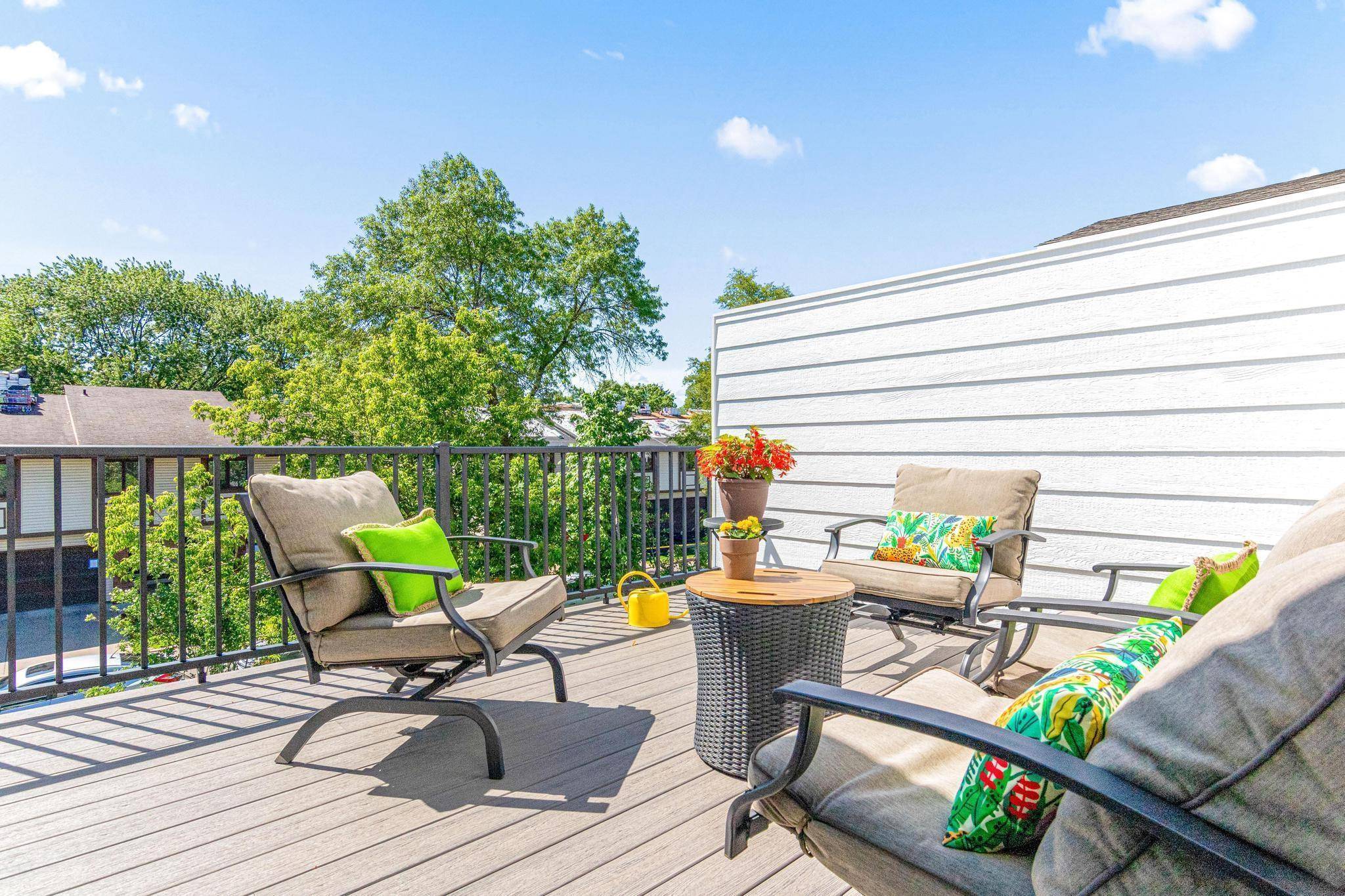Roseville, MN 55112,2446 County Road D W