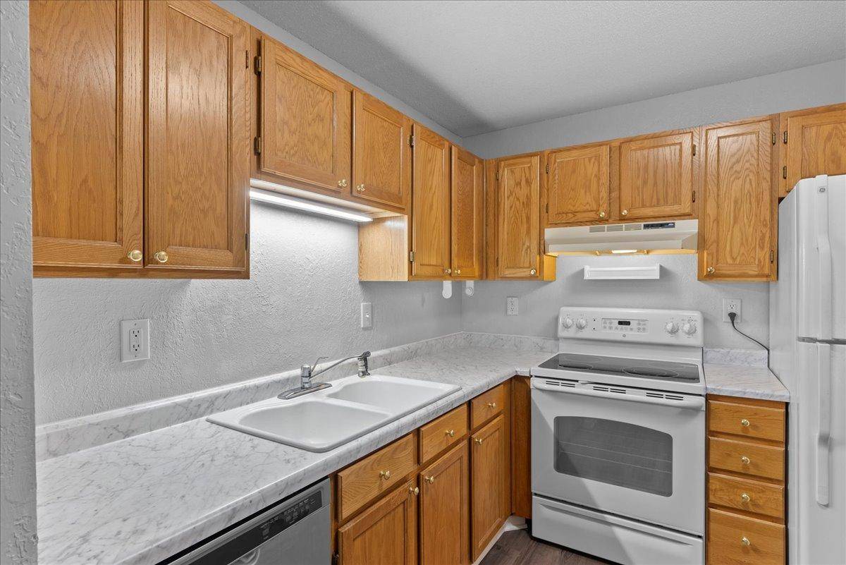 Eagan, MN 55123,3440 Golfview DR #123