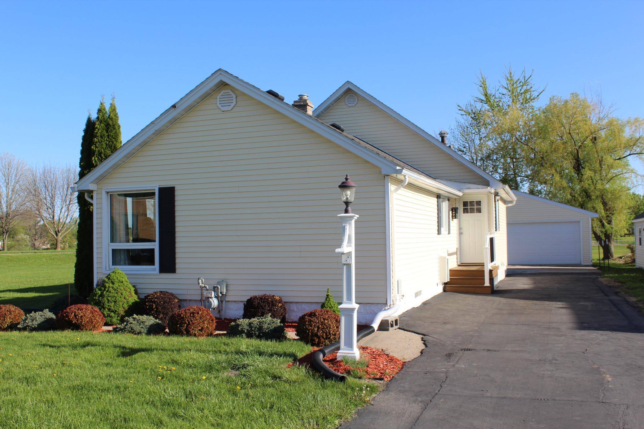 Austin, MN 55912,1609 1st AVE NE