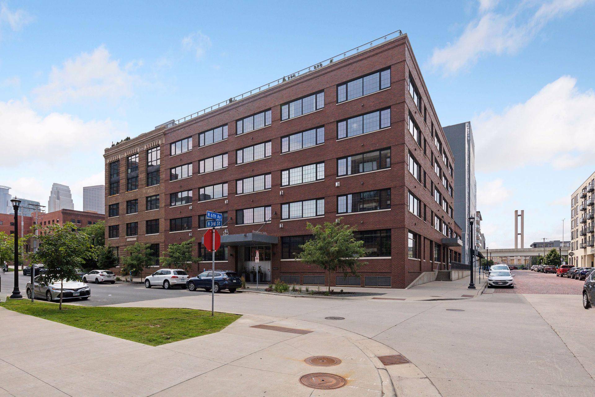Minneapolis, MN 55401,525 N 3rd ST #306