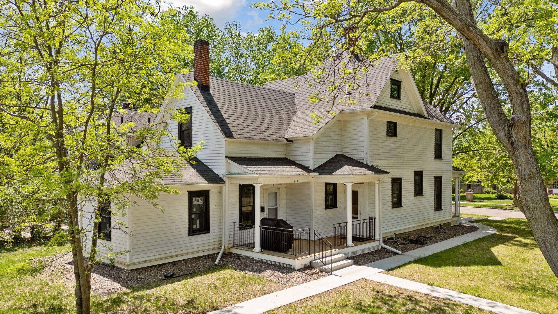 Hudson, WI 54016,1026 3rd ST