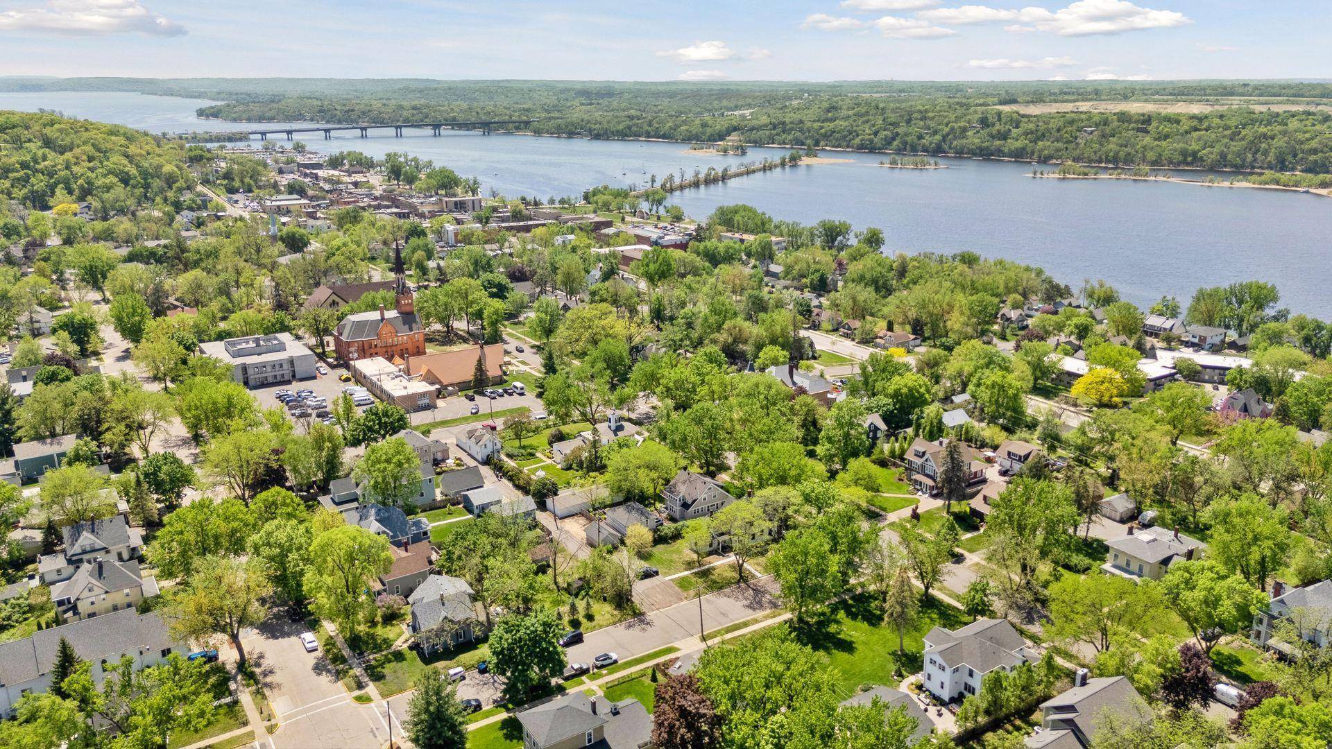 Hudson, WI 54016,1026 3rd ST