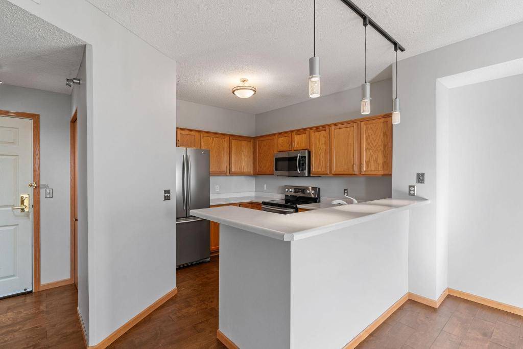 Minneapolis, MN 55401,615 N 1st St #401