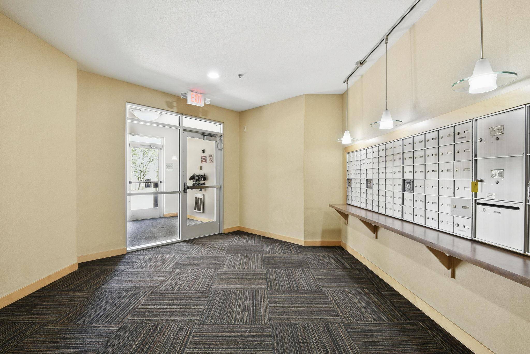 Minneapolis, MN 55414,2600 University AVE SE #208