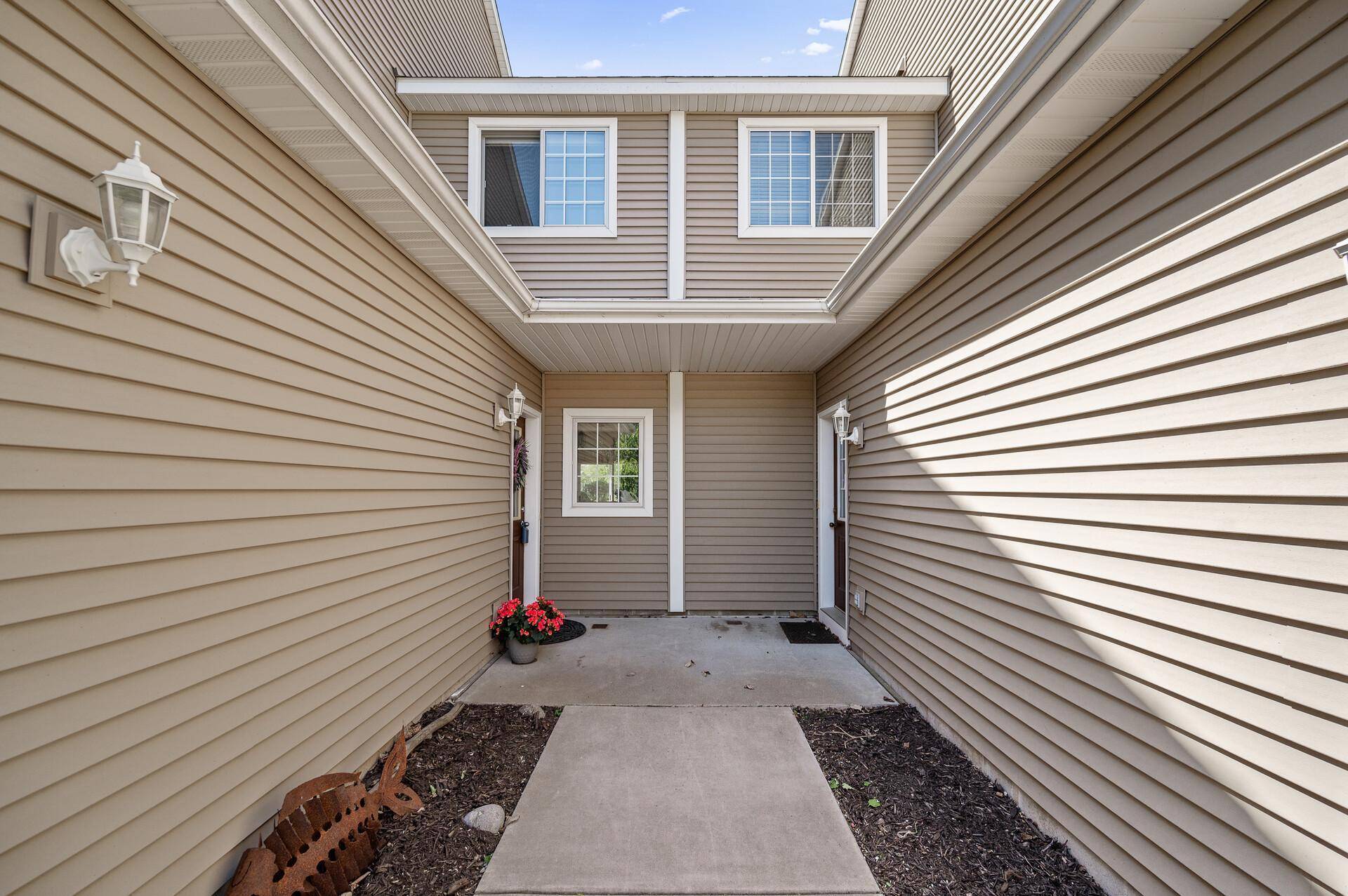 Blaine, MN 55449,11016 Isanti CT NE