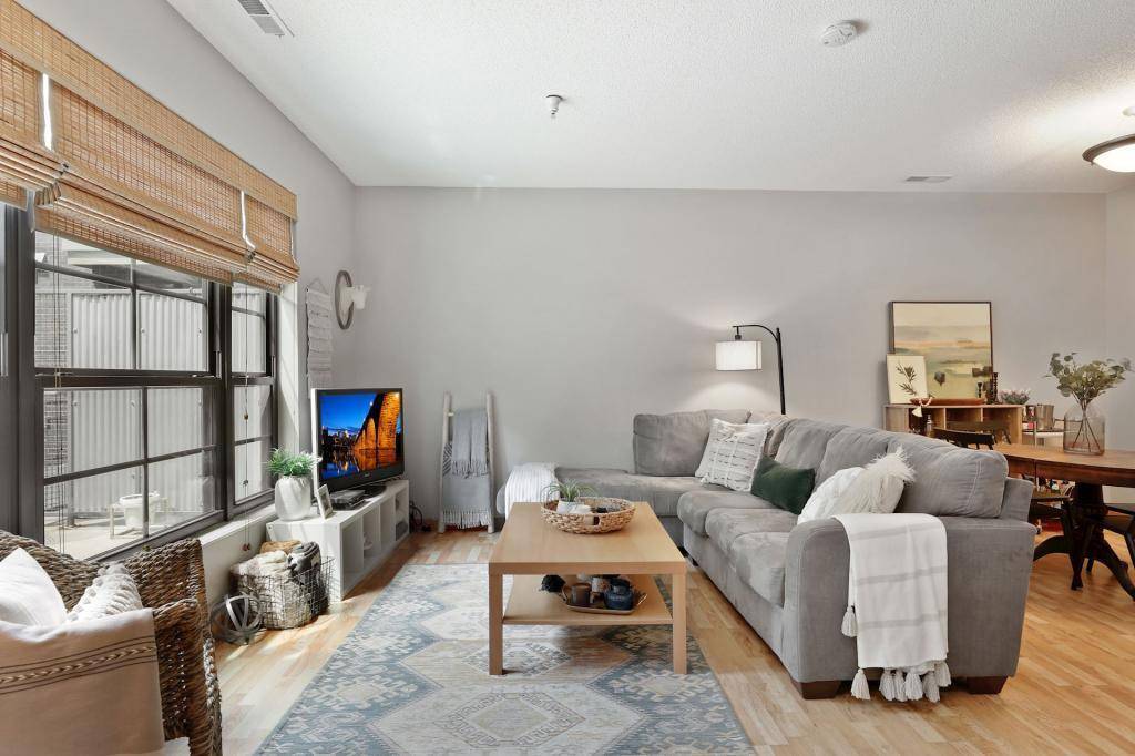 Saint Paul, MN 55114,2566 Ellis AVE #123