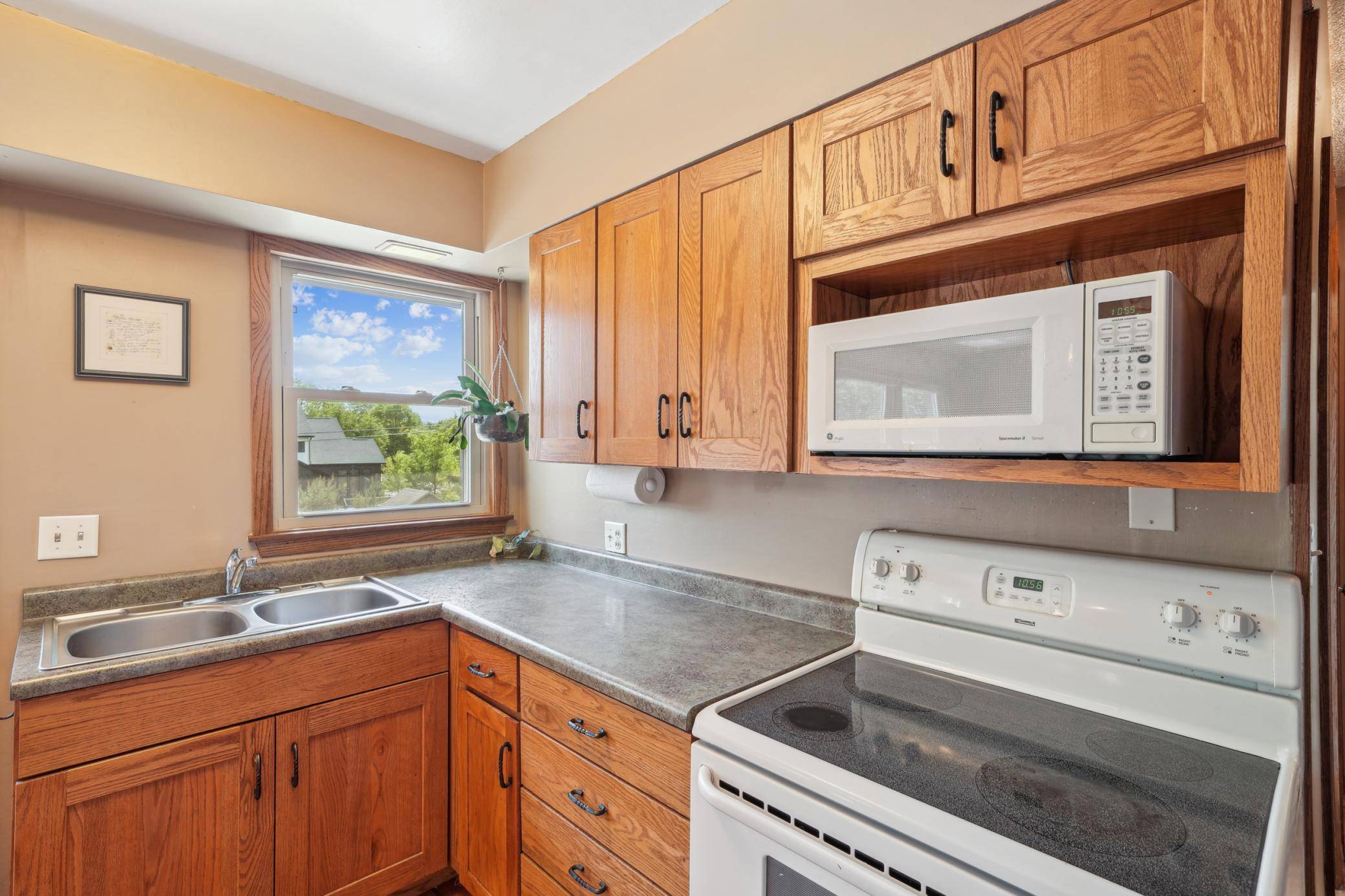 Edina, MN 55439,6901 Antrim RD
