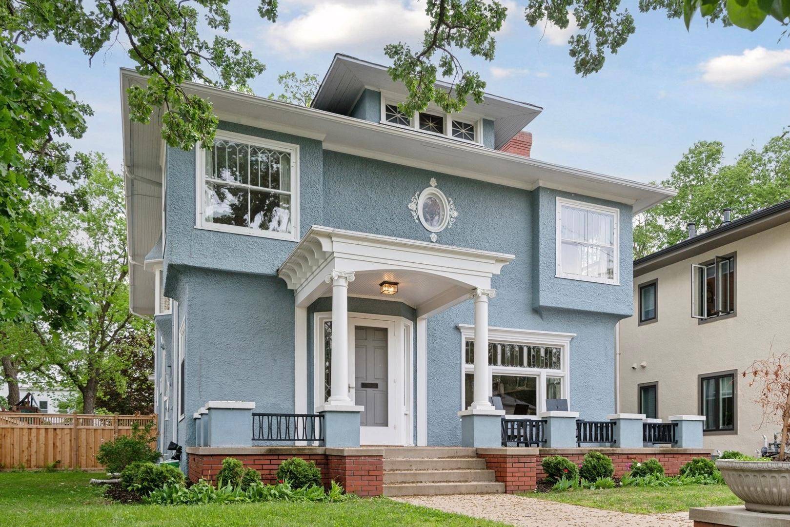 Minneapolis, MN 55405,2421 W 21st ST