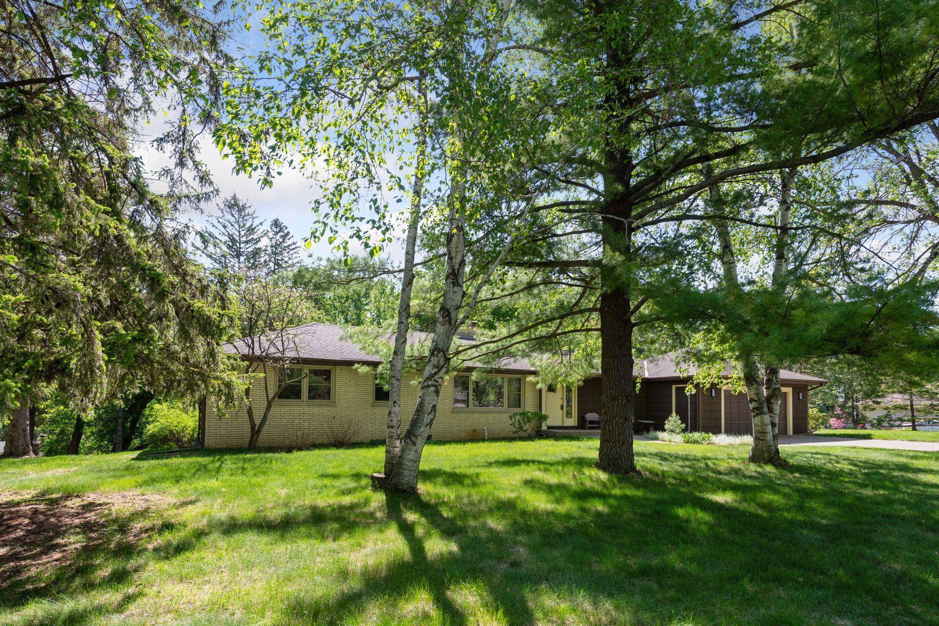 Chanhassen, MN 55317,7081 Shawnee LN