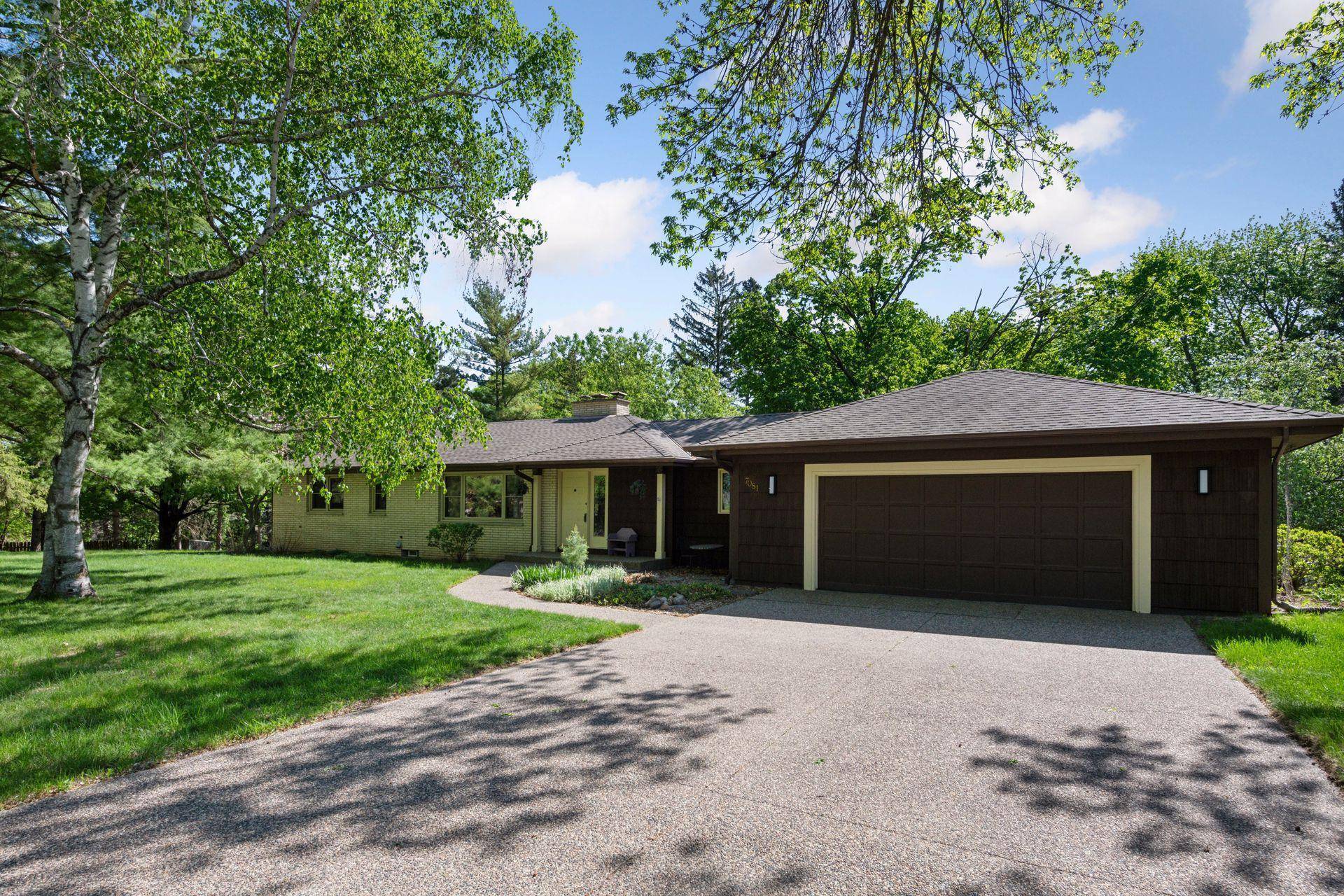 Chanhassen, MN 55317,7081 Shawnee LN