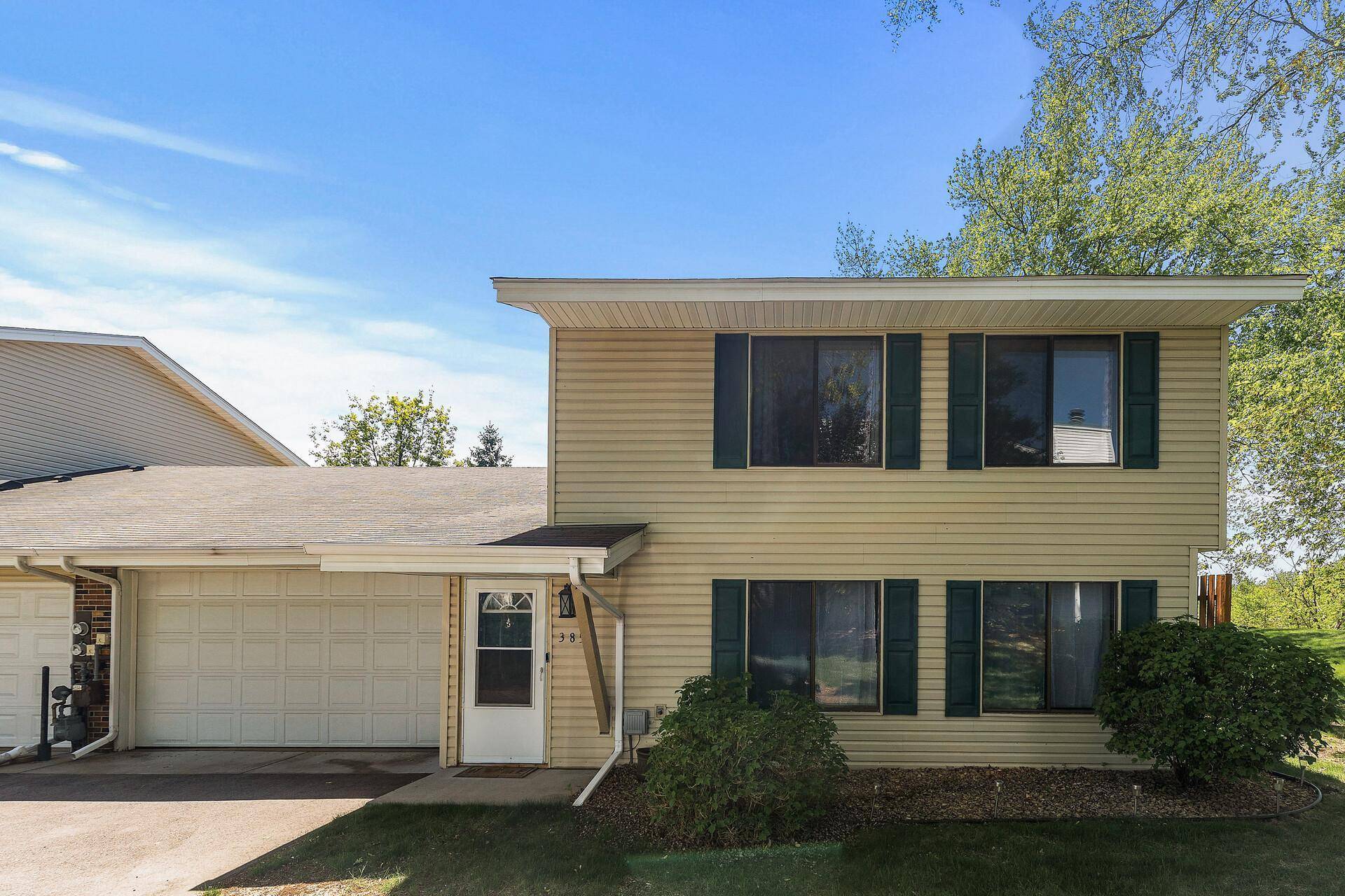 Eagan, MN 55122,3851 Heather DR