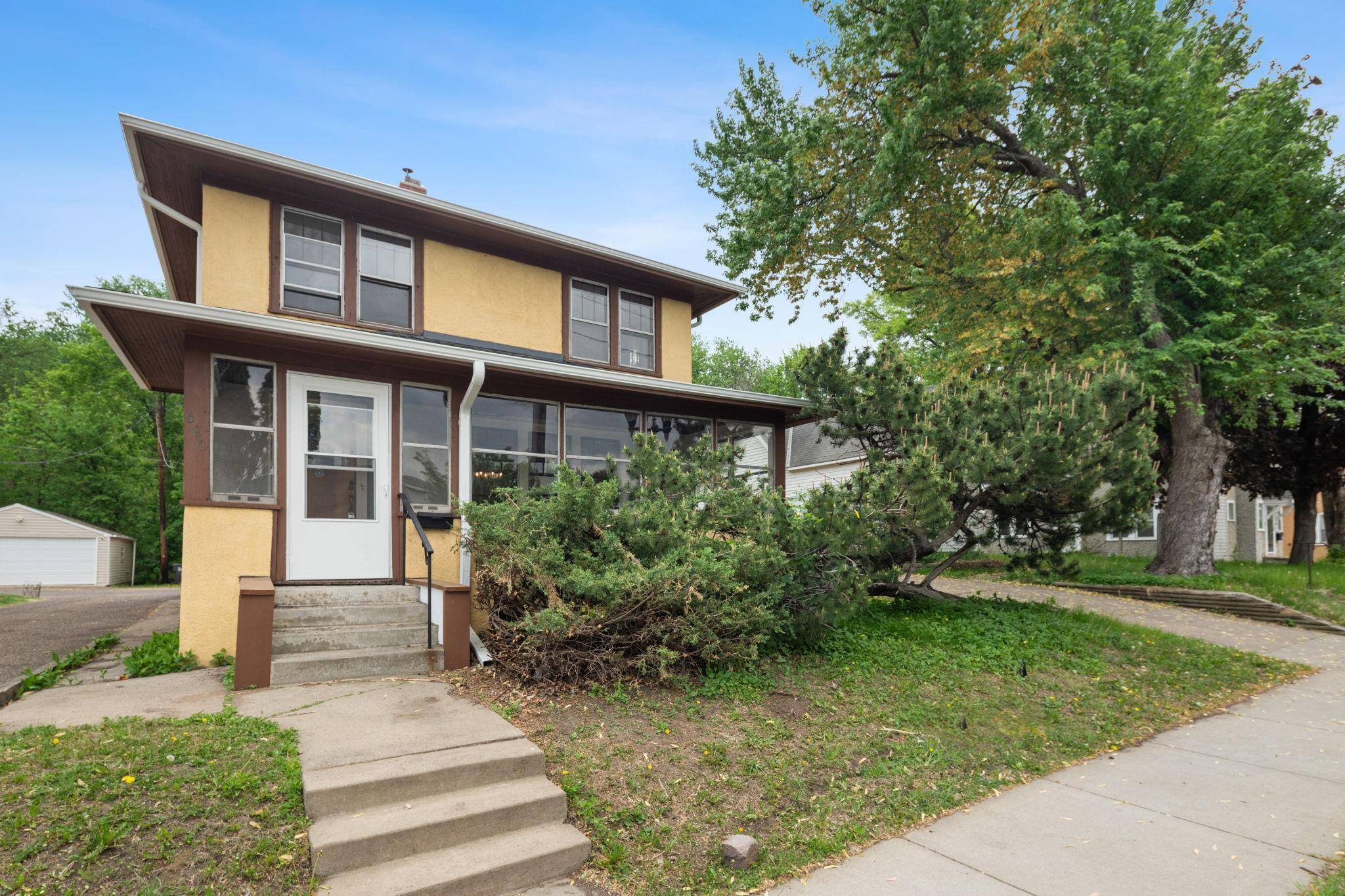 Saint Paul, MN 55106,686 White Bear AVE N