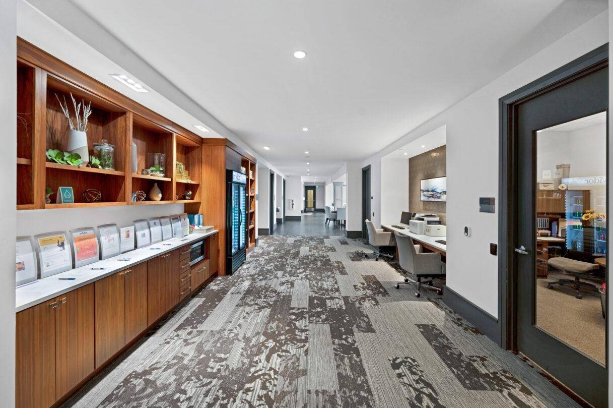 Edina, MN 55436,5220 Eden AVE #414