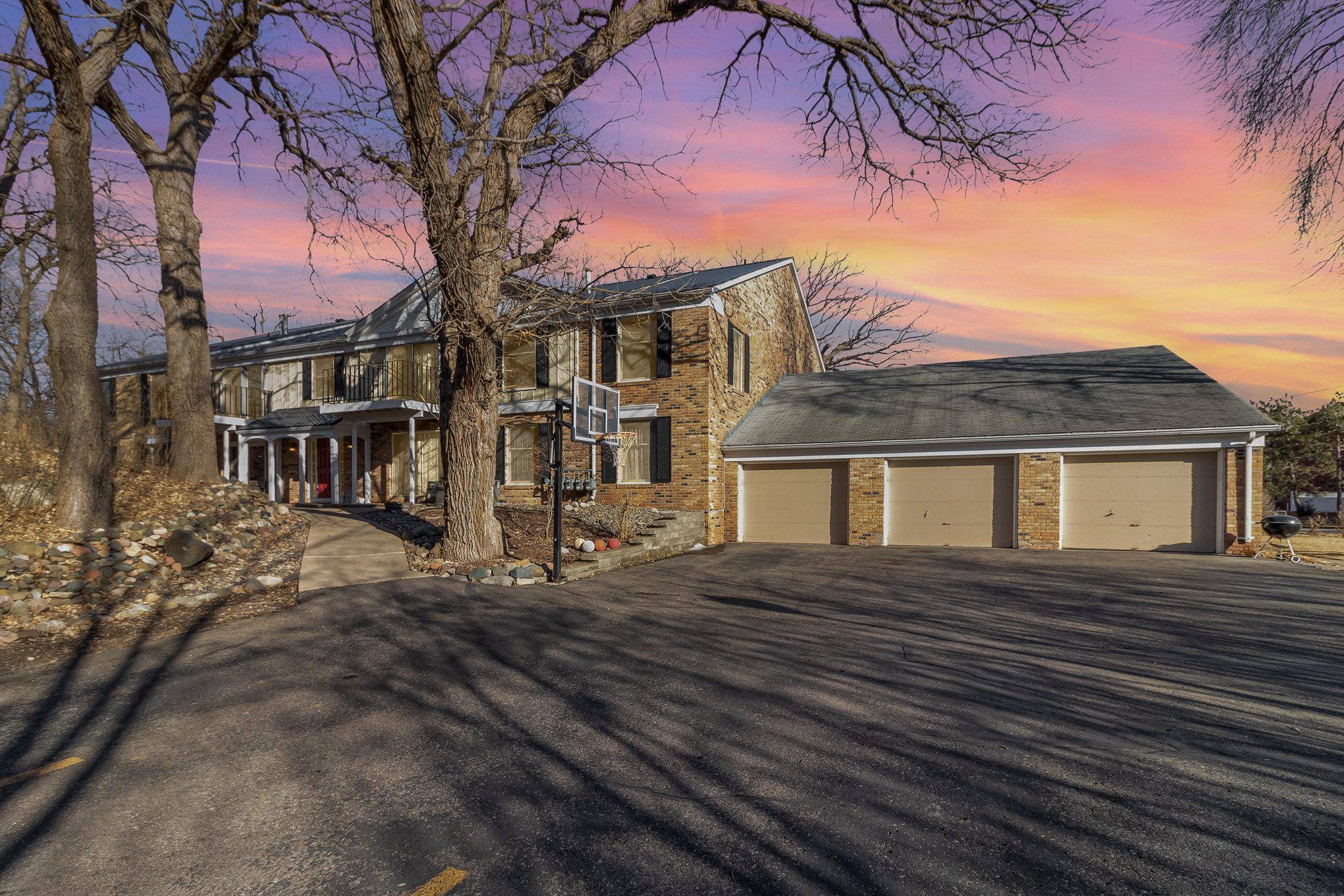 Eagan, MN 55123,1345 Crestridge LN #203