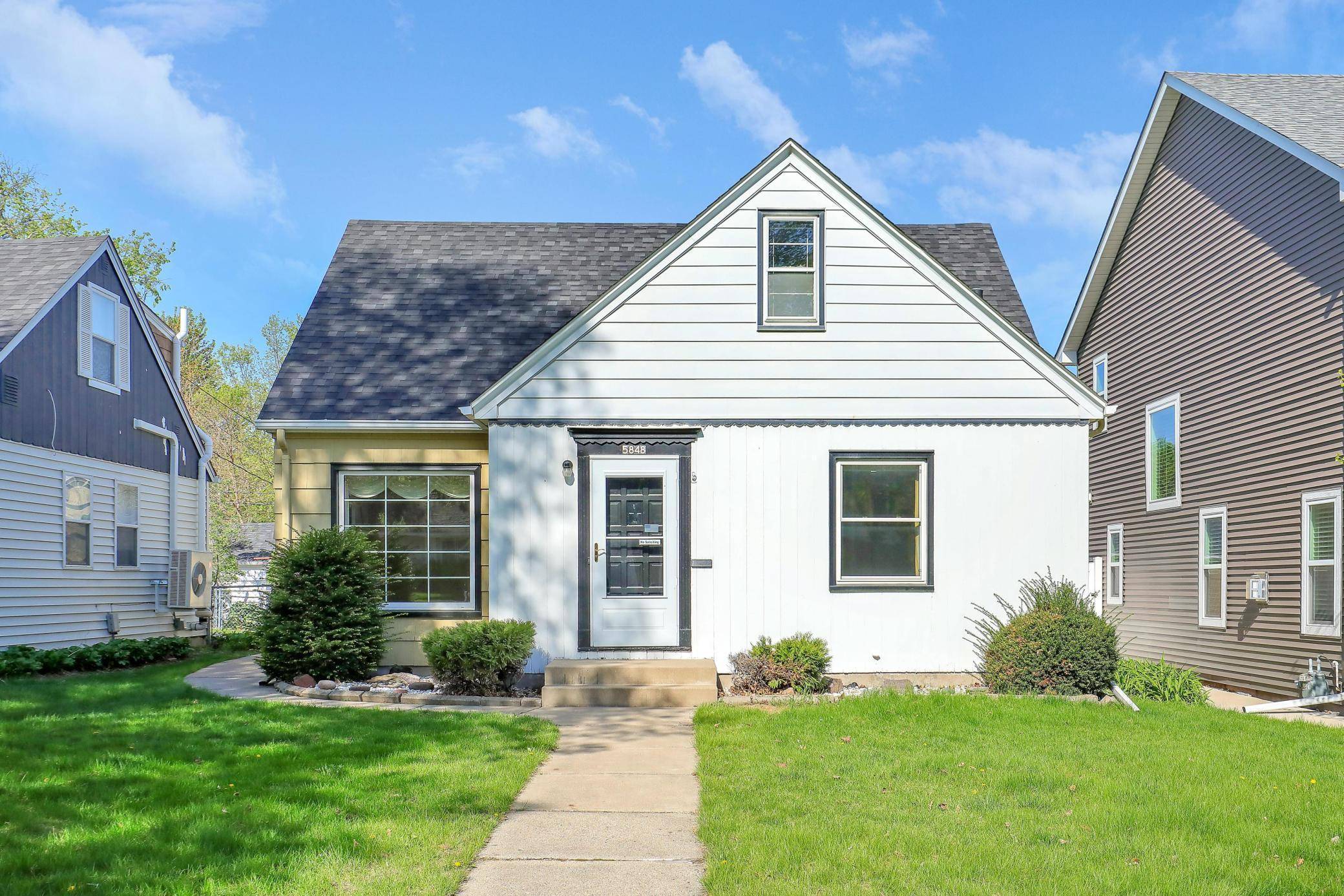 Minneapolis, MN 55410,5848 Russell AVE S