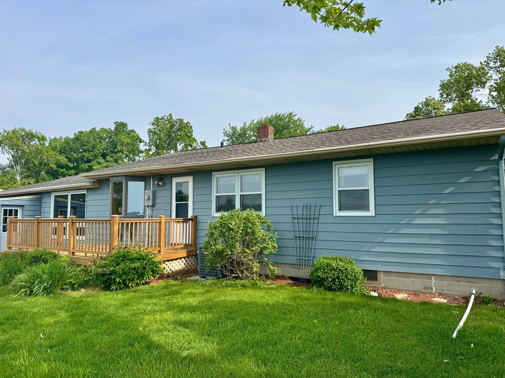 Olivia, MN 56277,1001 W Birch AVE