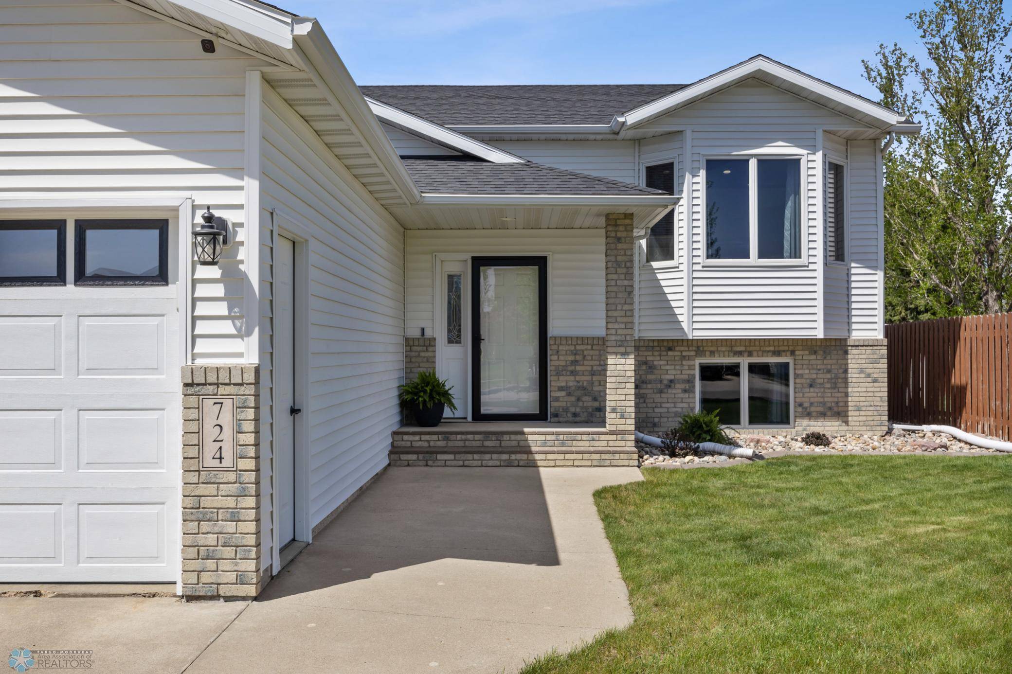 Fargo, ND 58078,724 16th AVE W