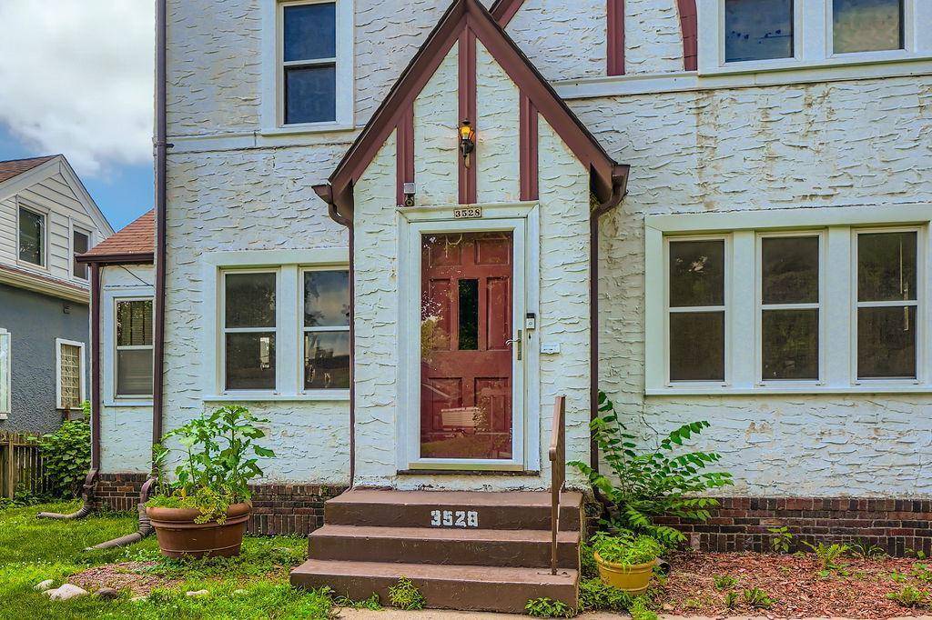 Minneapolis, MN 55408,3528 5th AVE S