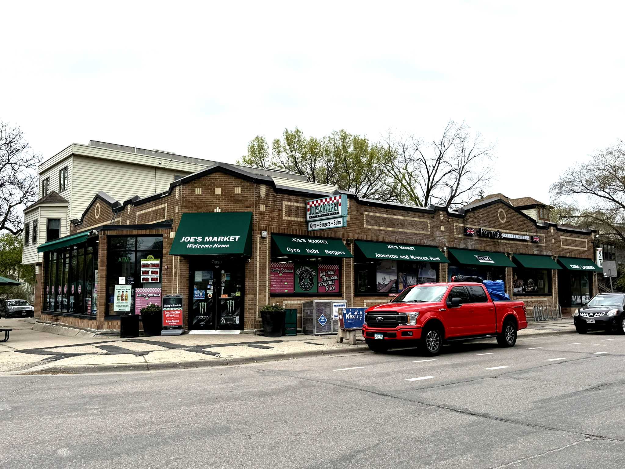 Minneapolis, MN 55414,1820 Como AVE SE