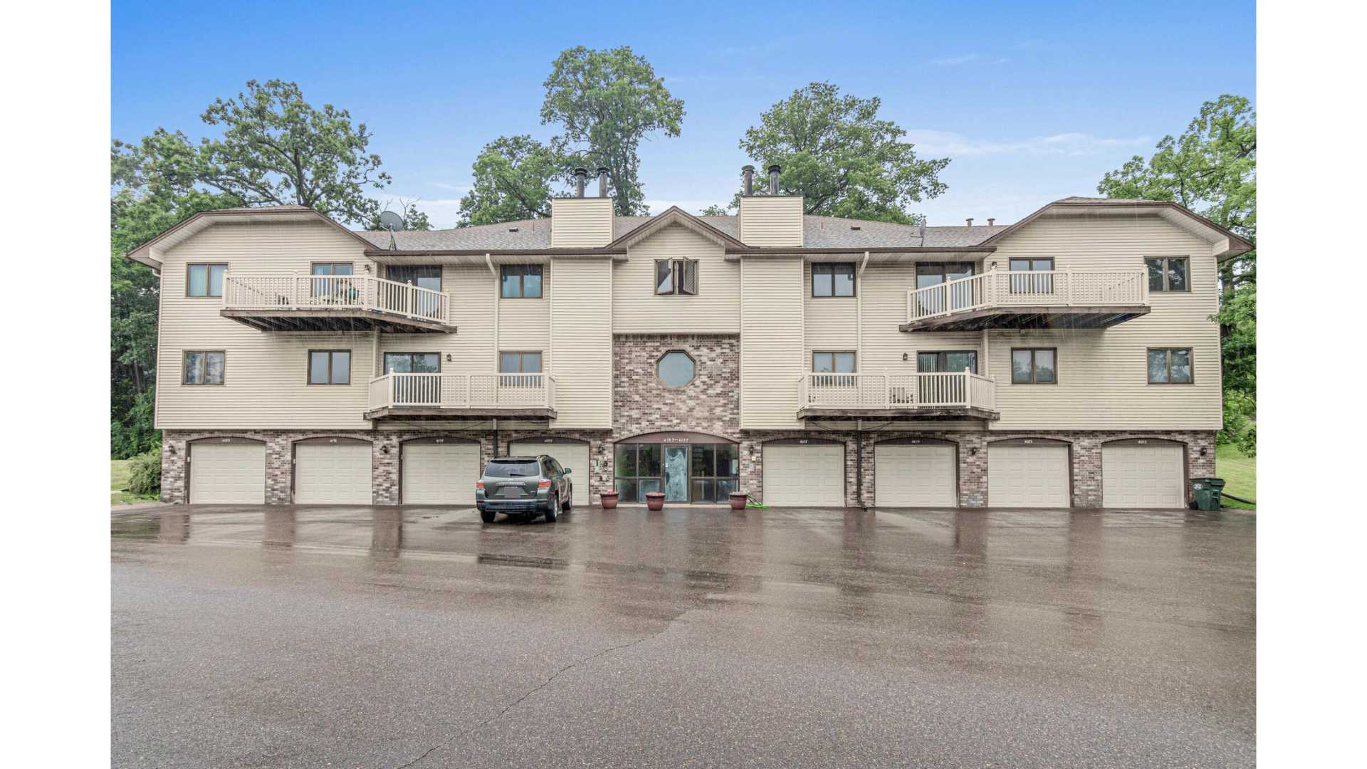 Eagan, MN 55123,4187 Hilltop PT #4187