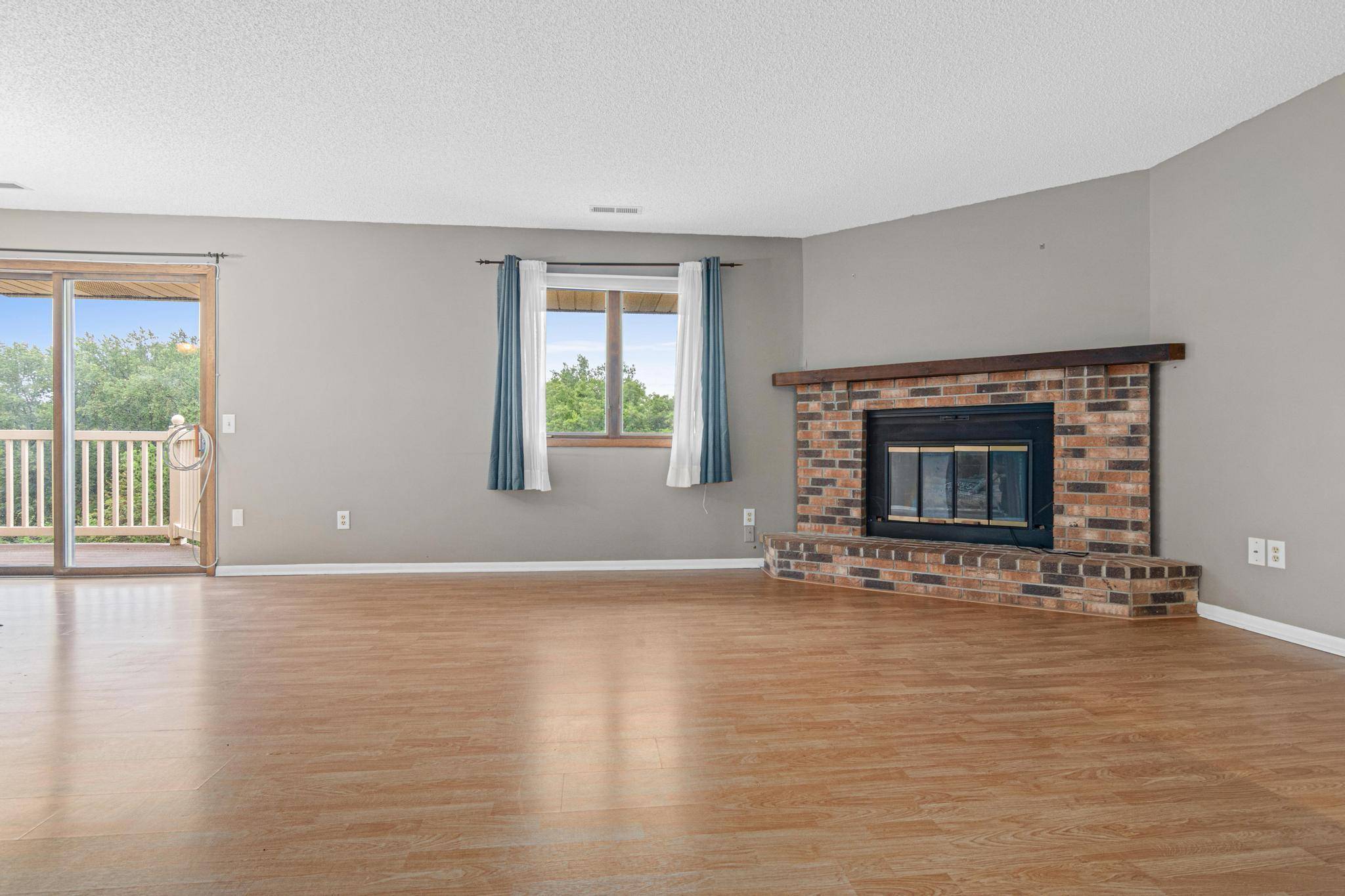 Eagan, MN 55123,4187 Hilltop PT #4187