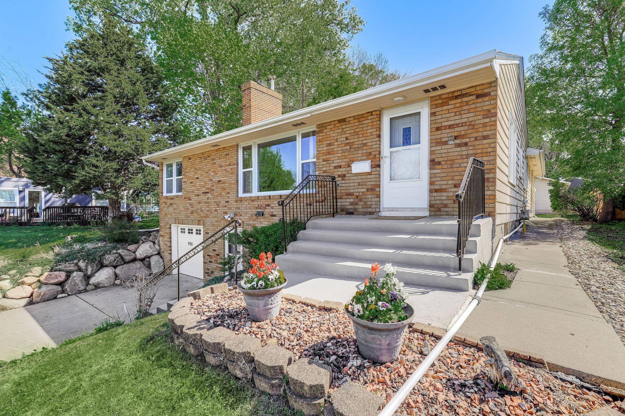 Saint Paul, MN 55116,998 Saint Paul AVE