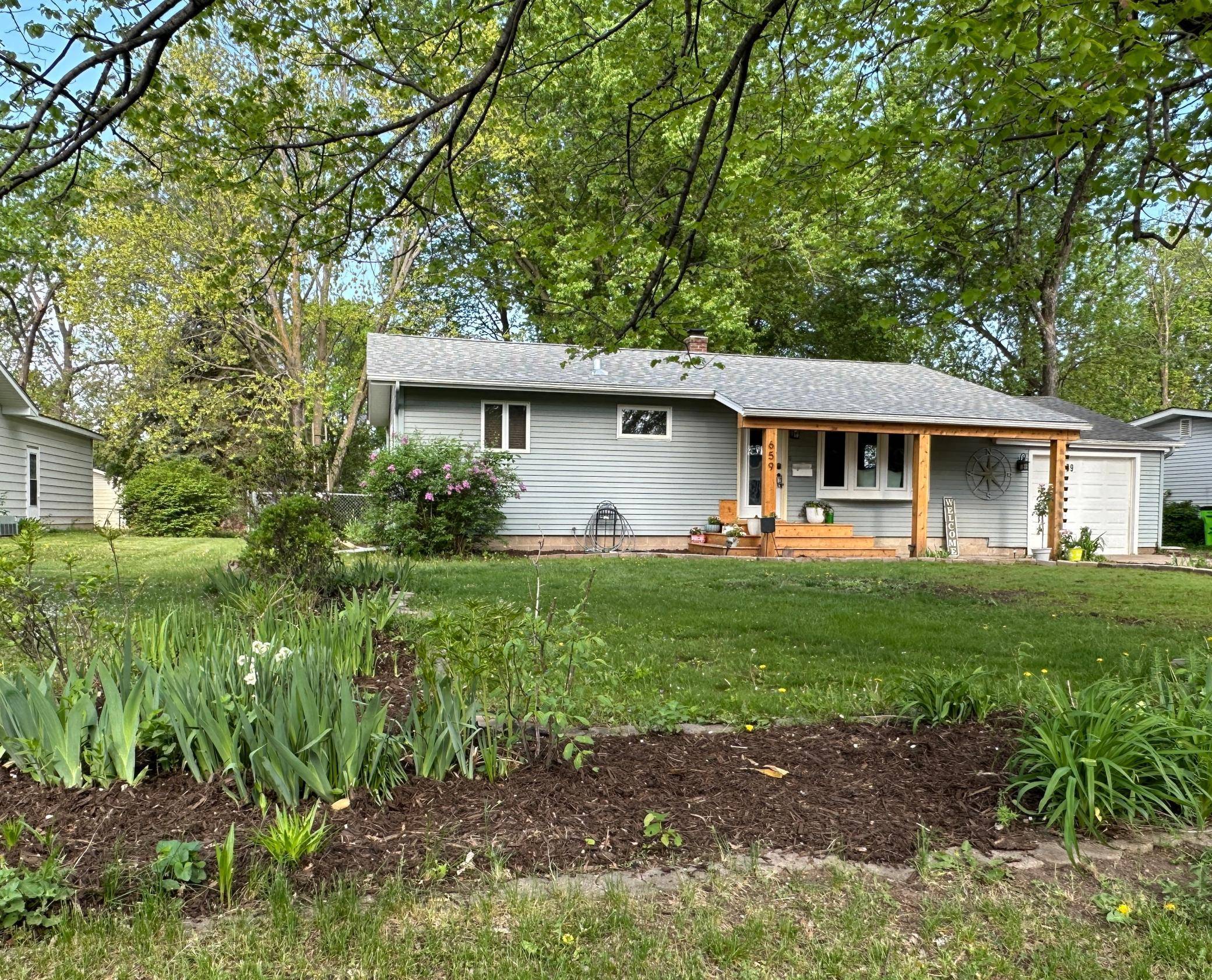 New Richmond, WI 54017,659 E Lincoln RD