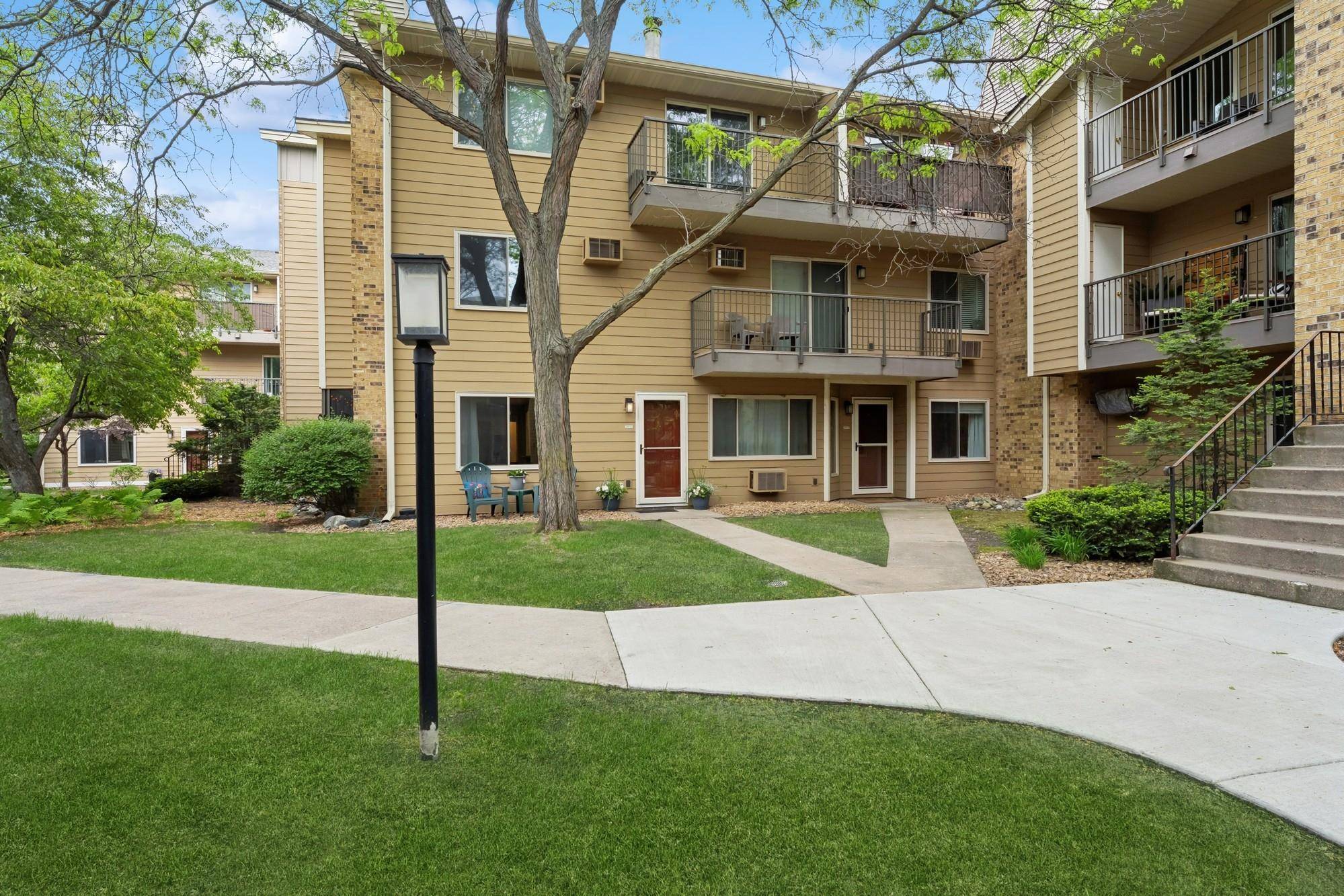 Saint Louis Park, MN 55416,2250 Ridge DR #11