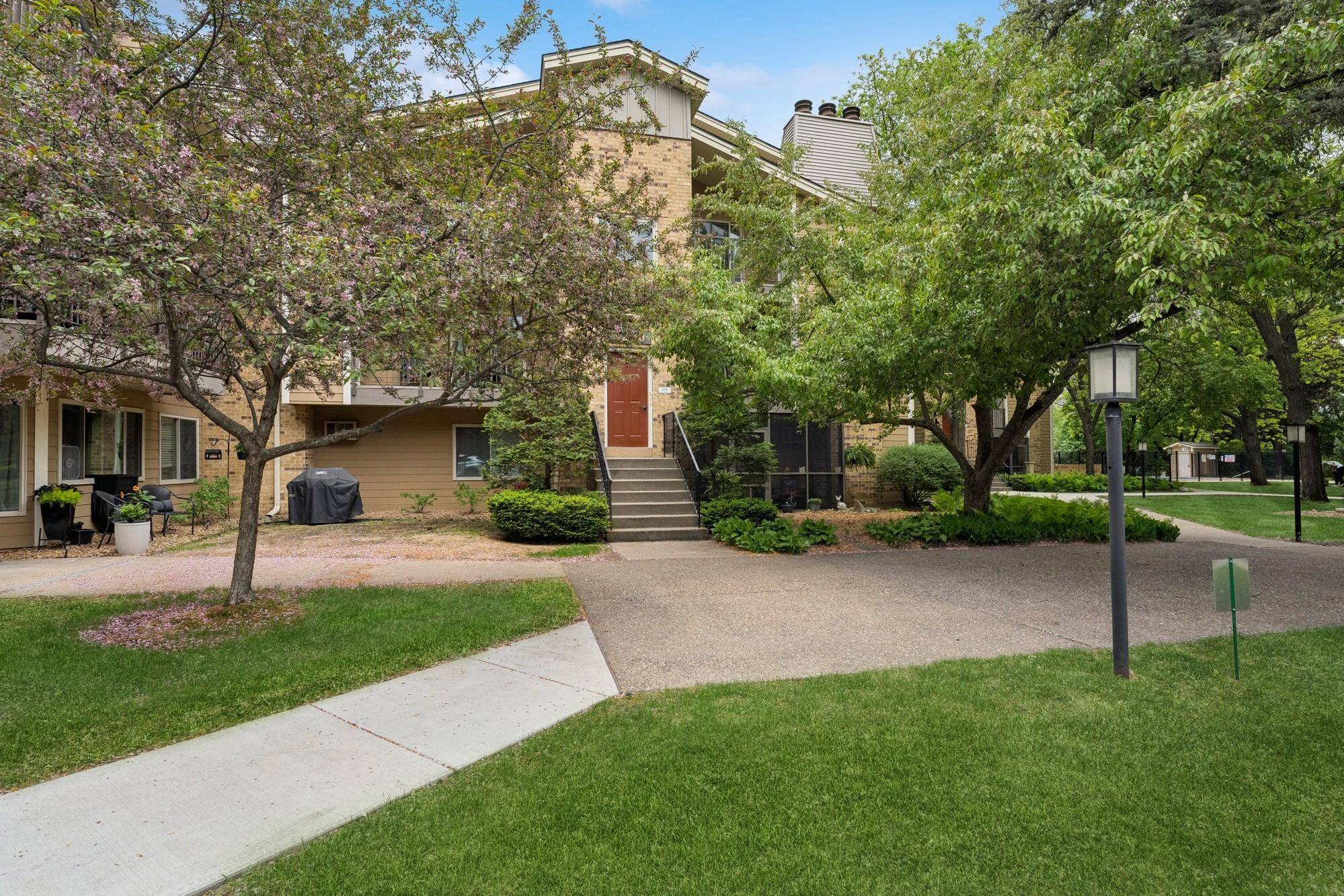 Saint Louis Park, MN 55416,2250 Ridge DR #11