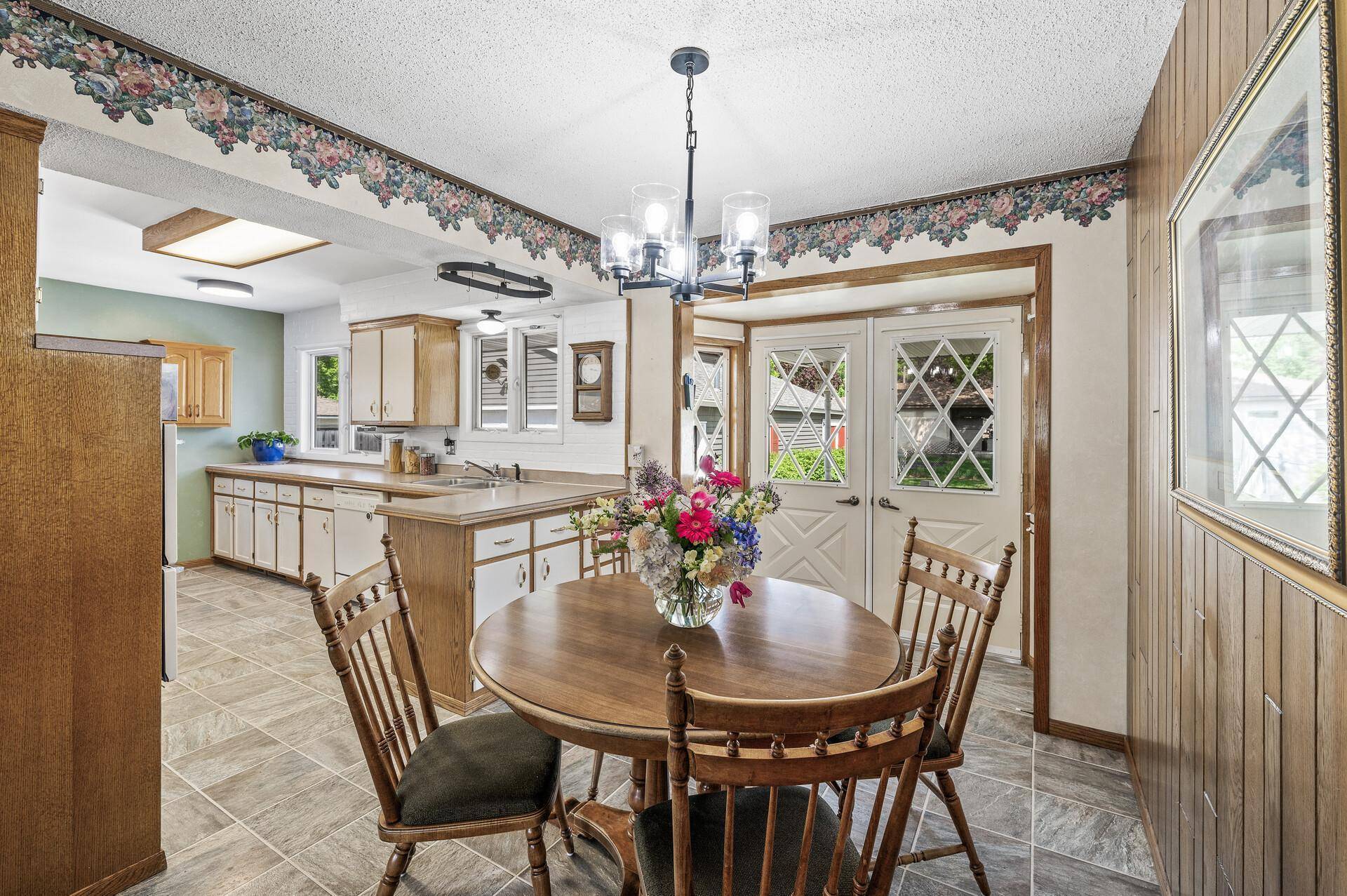 Blaine, MN 55434,9807 5th ST NE