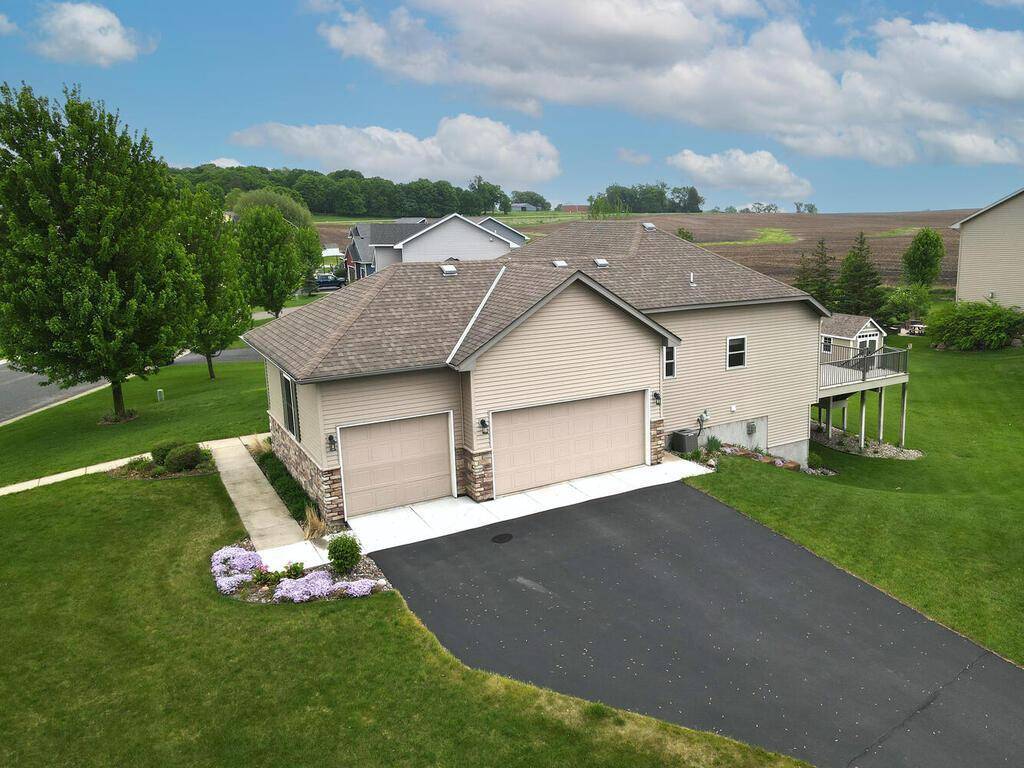 Delano, MN 55328,495 Riverview RD