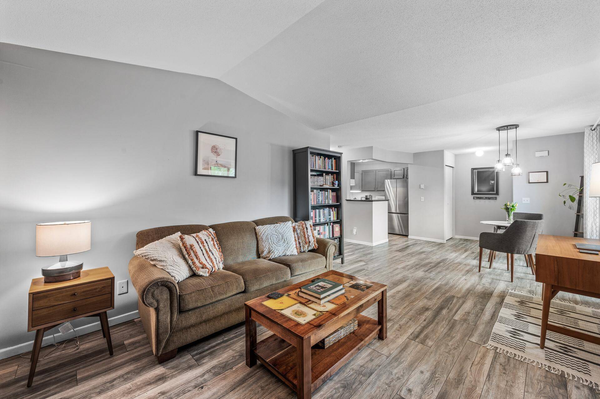 Saint Louis Park, MN 55416,2250 Ridge DR #31